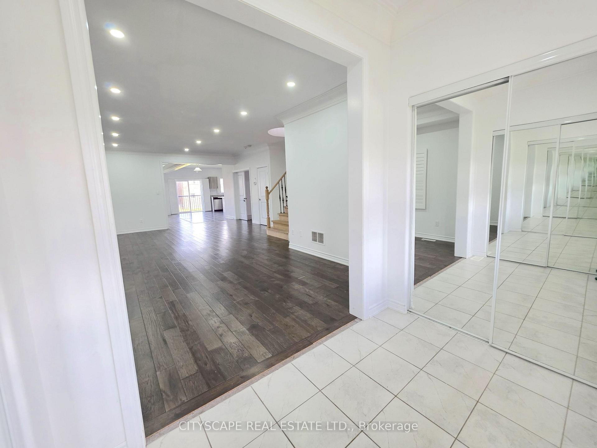 Photo 7 of 321 Van Dusen Avenue, Southgate — HOMEH
