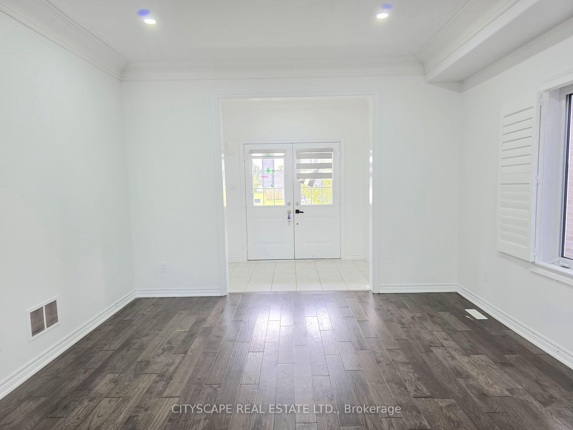 Photo 8 of 321 Van Dusen Avenue, Southgate — HOMEH