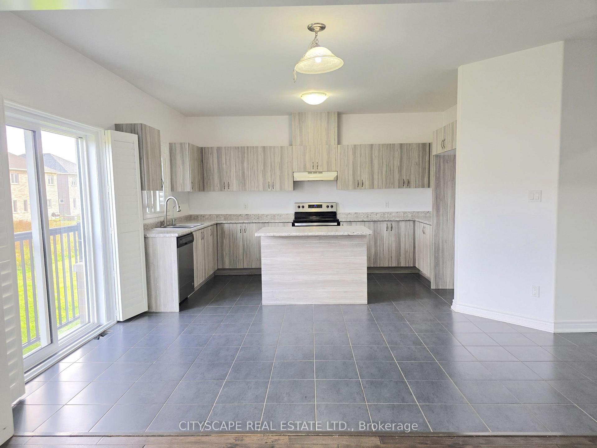 Photo 9 of 321 Van Dusen Avenue, Southgate — HOMEH