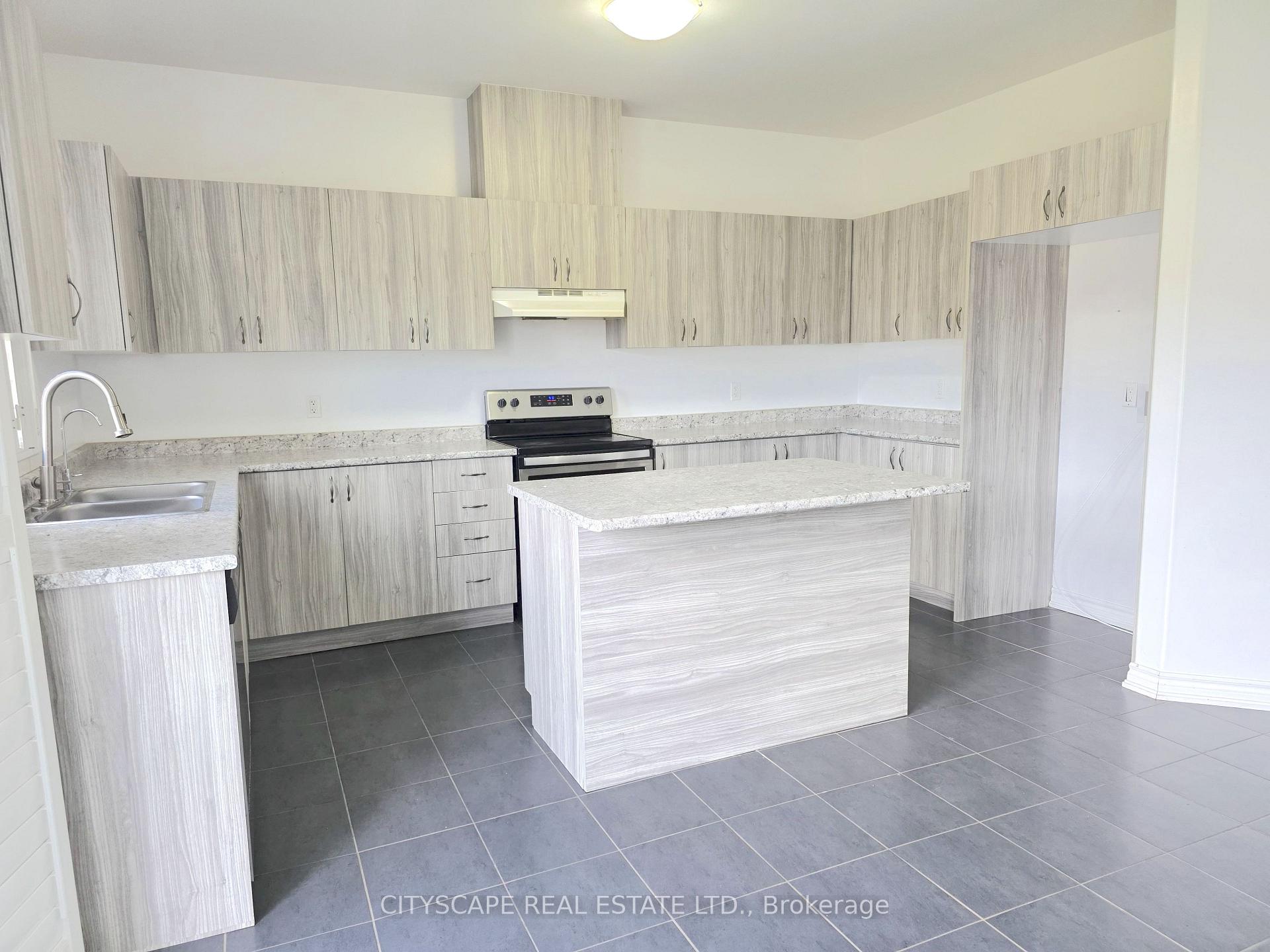 Photo 11 of 321 Van Dusen Avenue, Southgate — HOMEH
