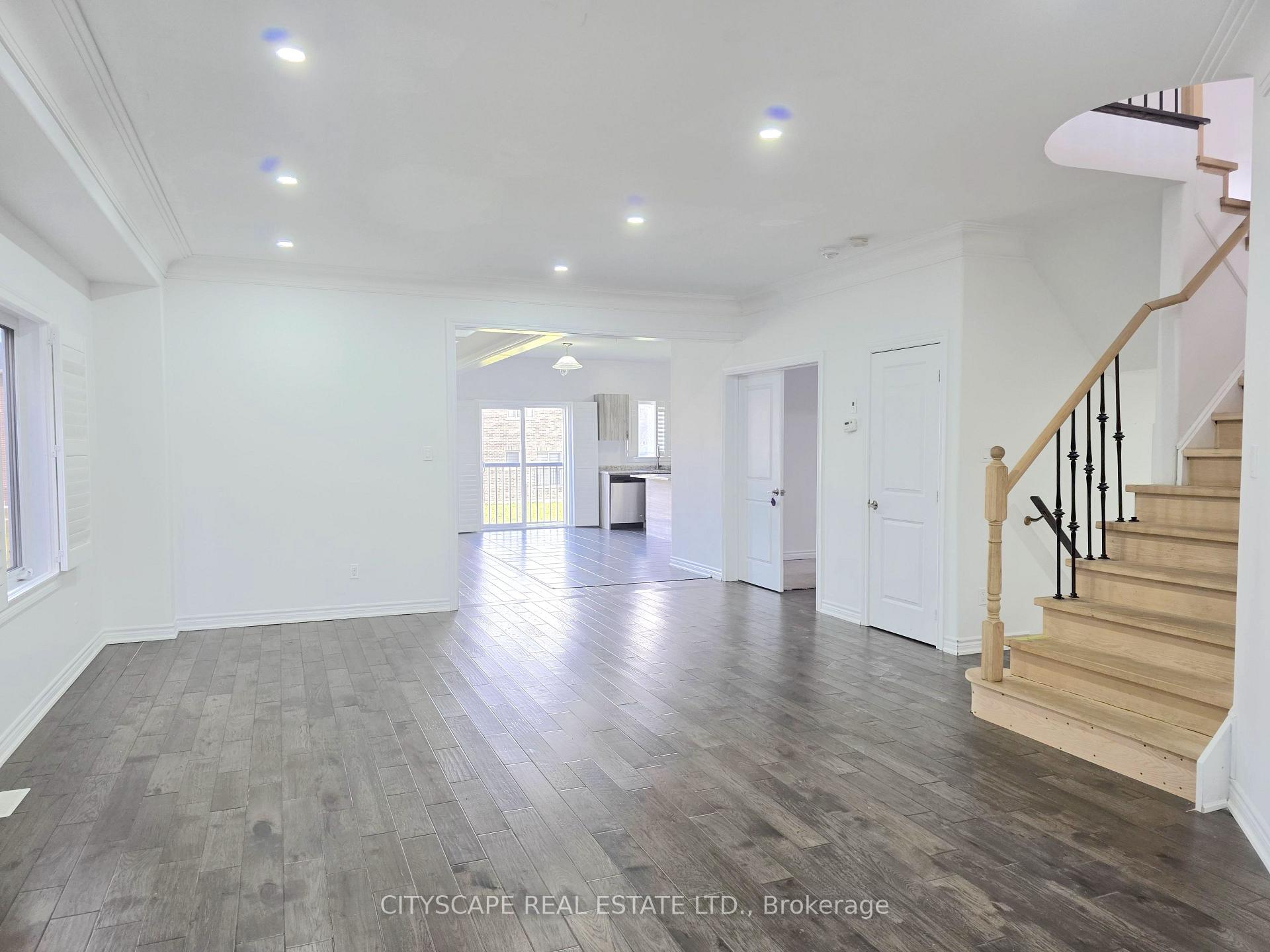 Photo 27 of 321 Van Dusen Avenue, Southgate — HOMEH