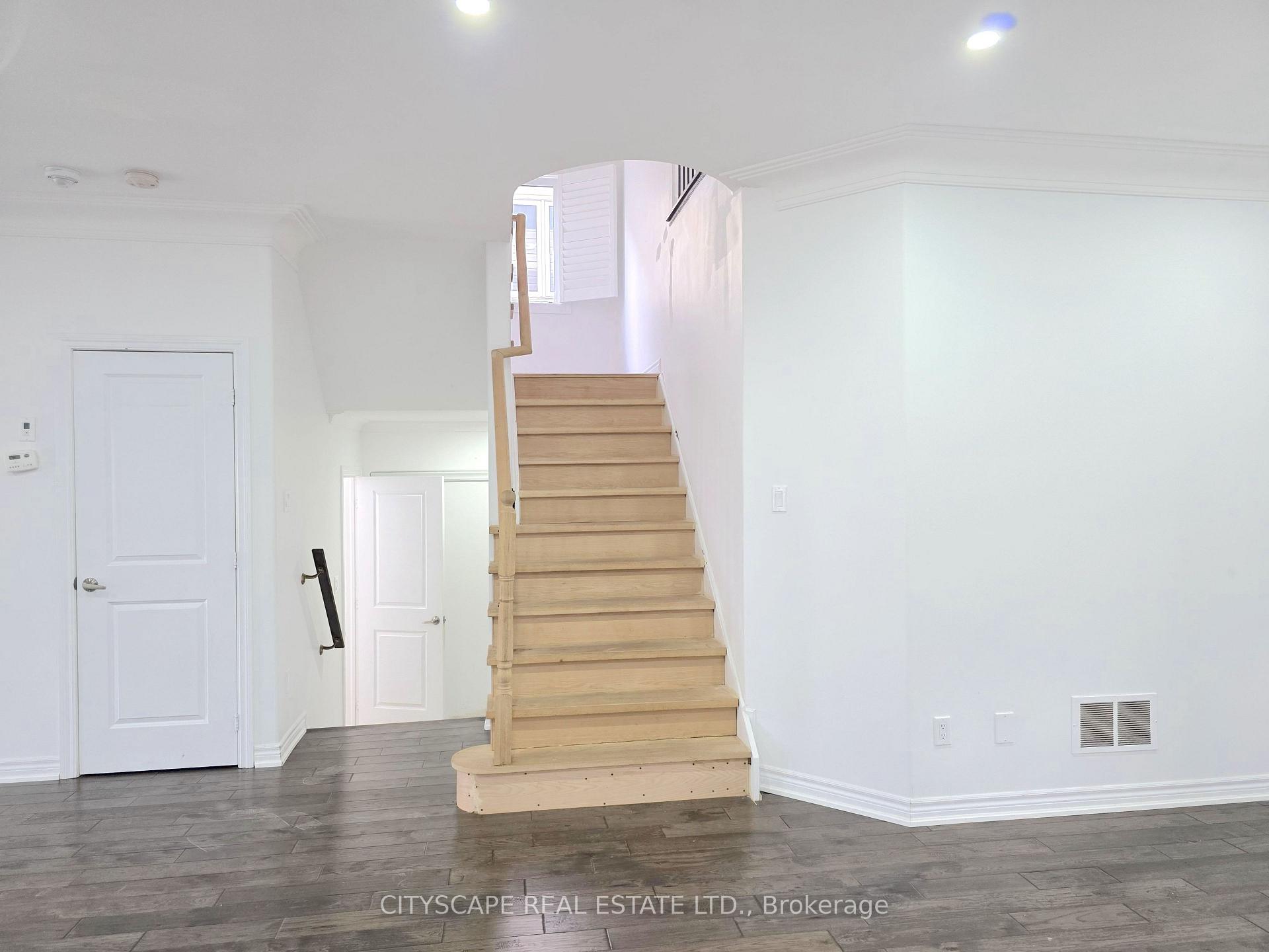 Photo 28 of 321 Van Dusen Avenue, Southgate — HOMEH