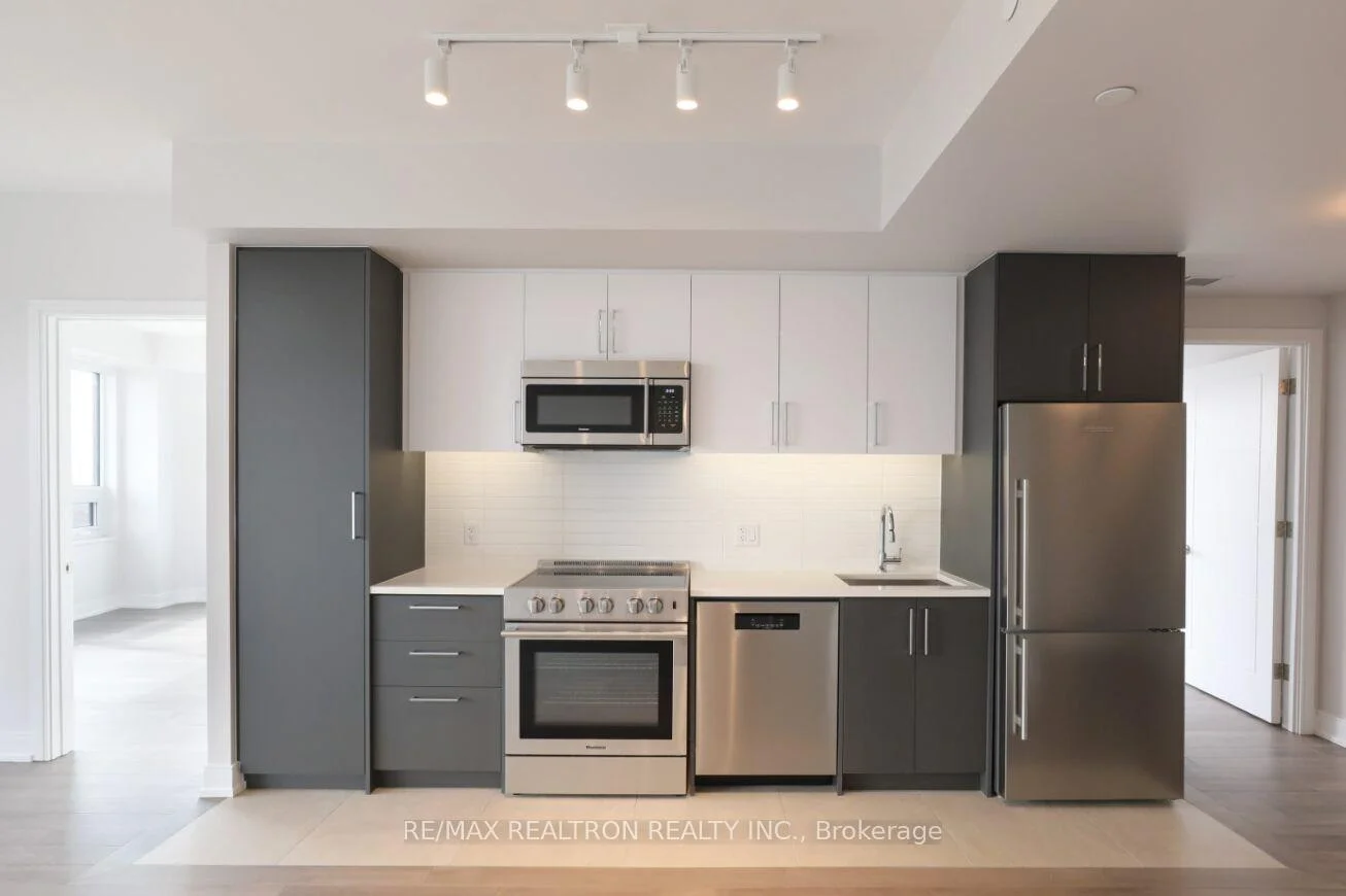 Photo 6 of Unit 904, 2525 Bathurst Street, Toronto, Forest Hill North — HOMEH