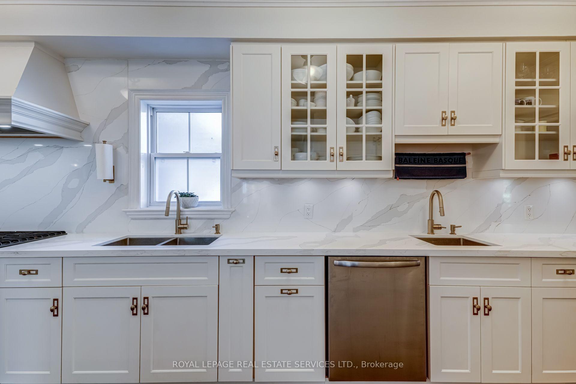 Photo 8 of 2305 Belyea Street, Oakville, Bronte — HOMEH