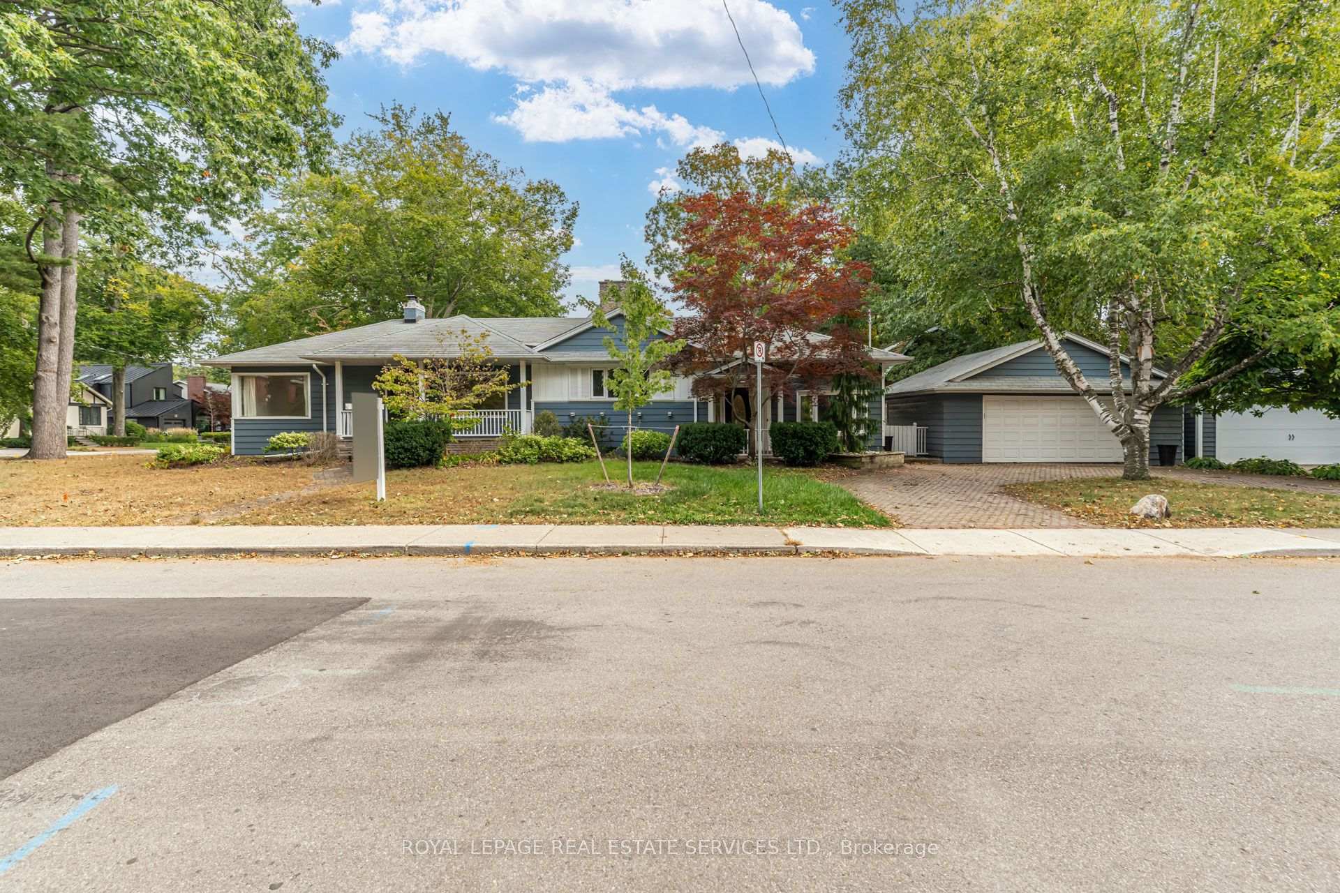 Photo 2 of 374 Spruce Street, Oakville, Old Oakville — HOMEH