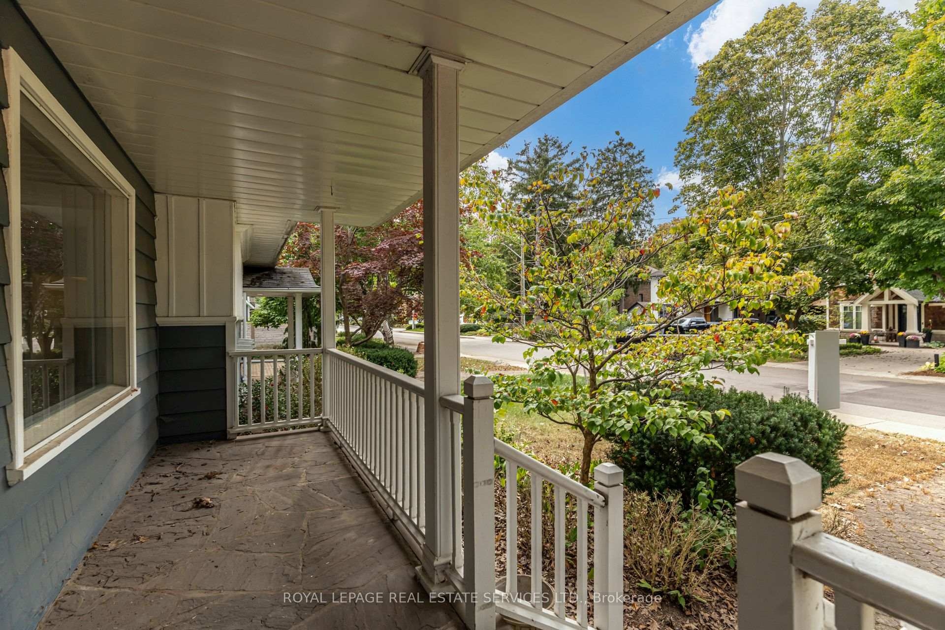 Photo 4 of 374 Spruce Street, Oakville, Old Oakville — HOMEH