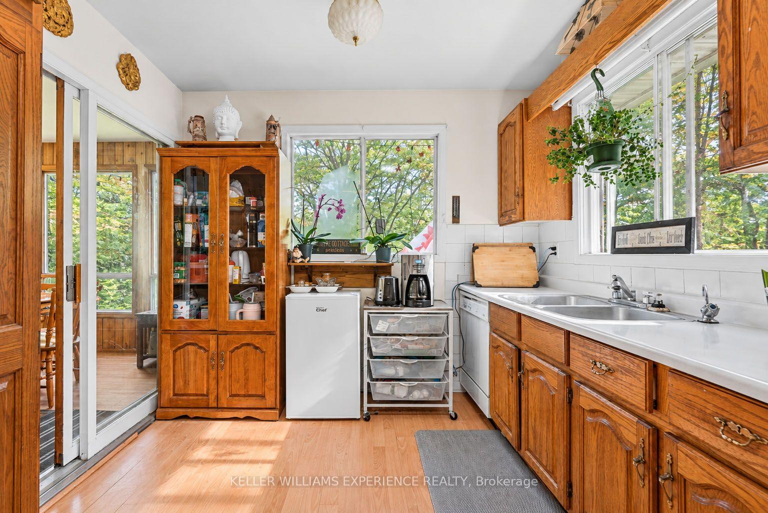 Photo 7 of 1099 Sherwood Forest Road, Bracebridge, Oakley — HOMEH