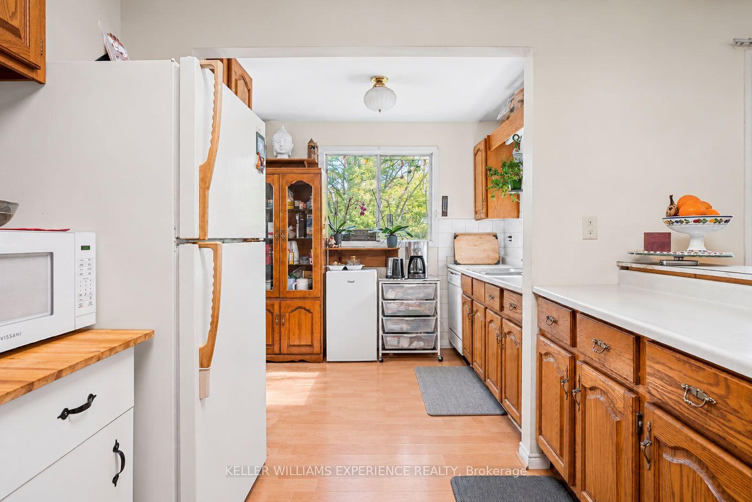 Photo 9 of 1099 Sherwood Forest Road, Bracebridge, Oakley — HOMEH