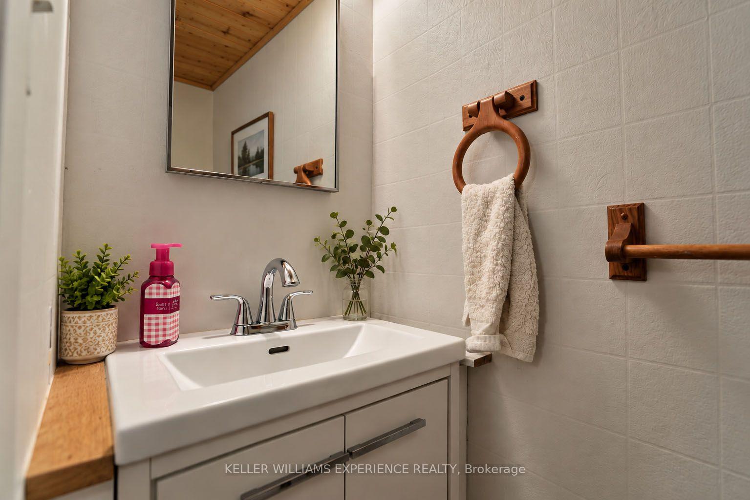 Photo 24 of 1099 Sherwood Forest Road, Bracebridge, Oakley — HOMEH