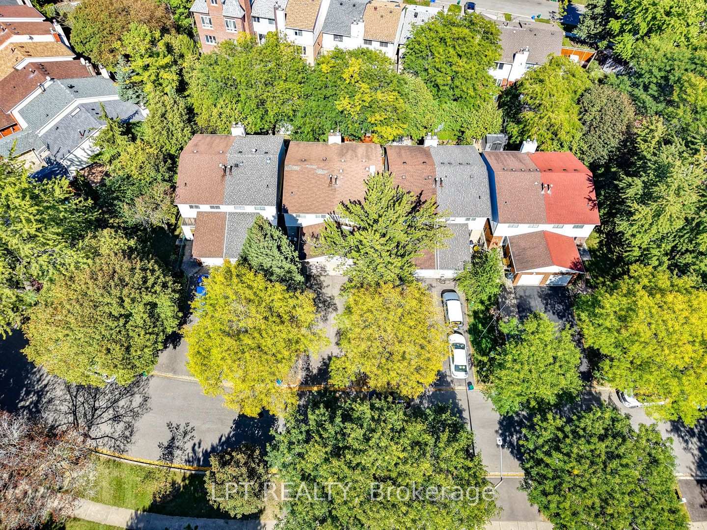 Photo 6 of 118 Tamarack Drive, Markham, Aileen-Willowbrook — HOMEH