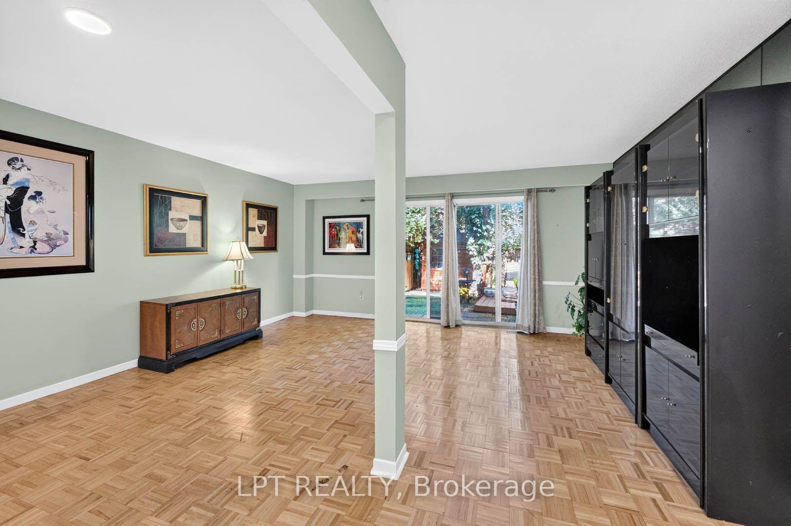 Photo 12 of 118 Tamarack Drive, Markham, Aileen-Willowbrook — HOMEH