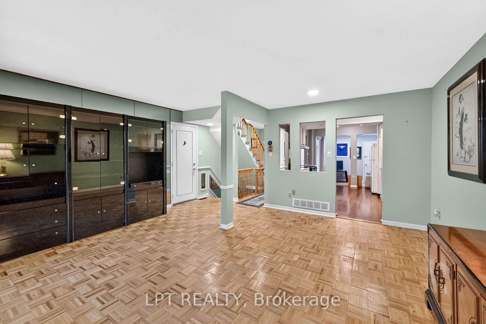 Photo 17 of 118 Tamarack Drive, Markham, Aileen-Willowbrook — HOMEH