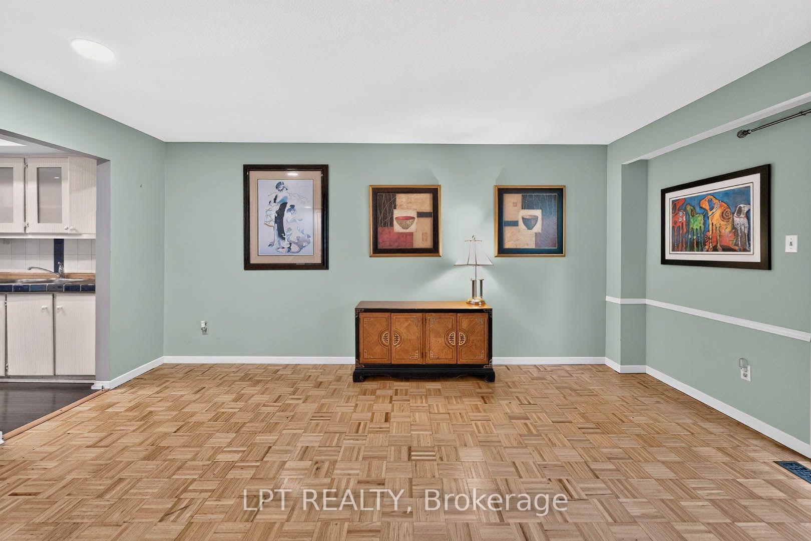 Photo 18 of 118 Tamarack Drive, Markham, Aileen-Willowbrook — HOMEH