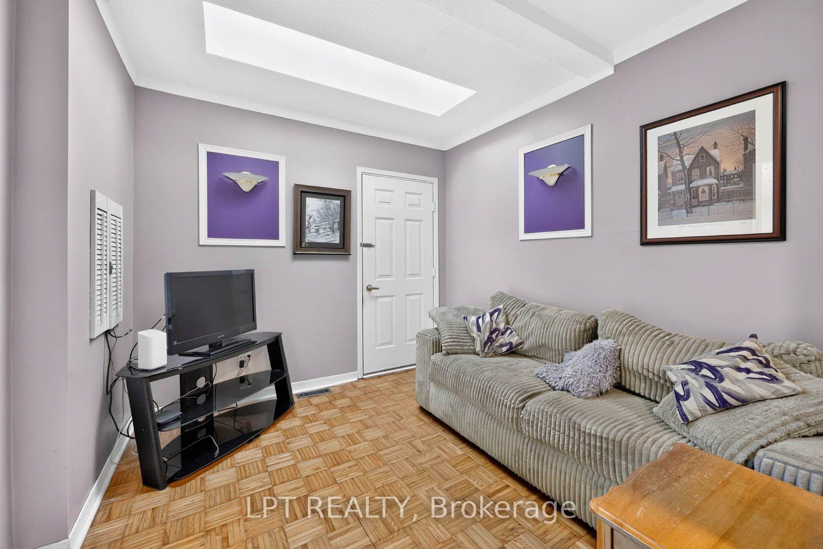 Photo 22 of 118 Tamarack Drive, Markham, Aileen-Willowbrook — HOMEH