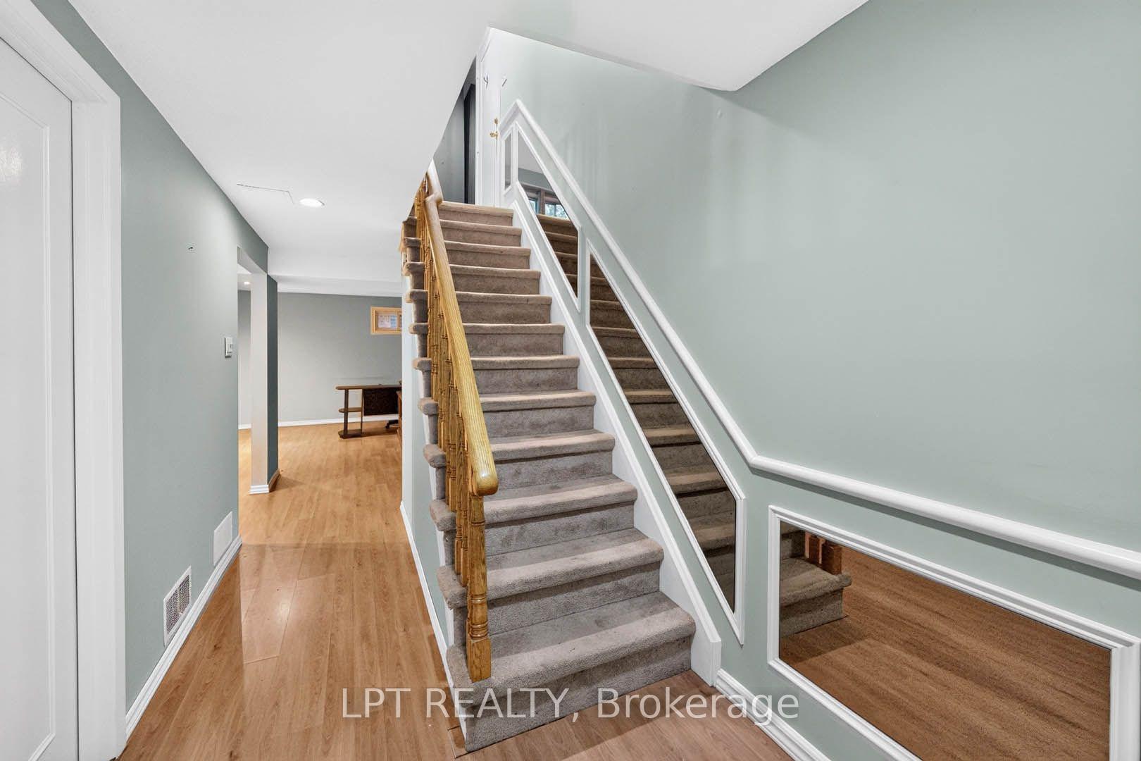 Photo 36 of 118 Tamarack Drive, Markham, Aileen-Willowbrook — HOMEH