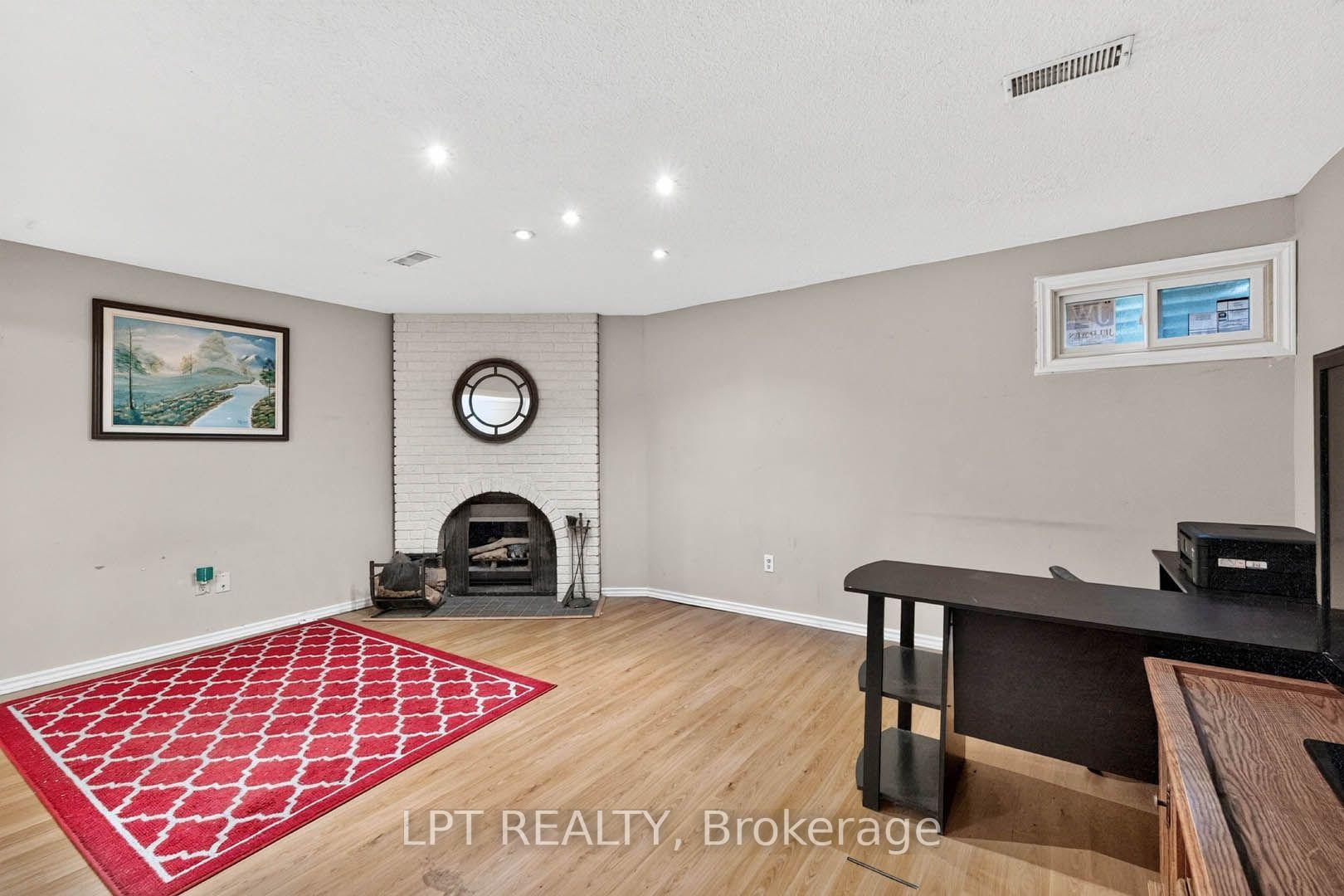 Photo 37 of 118 Tamarack Drive, Markham, Aileen-Willowbrook — HOMEH