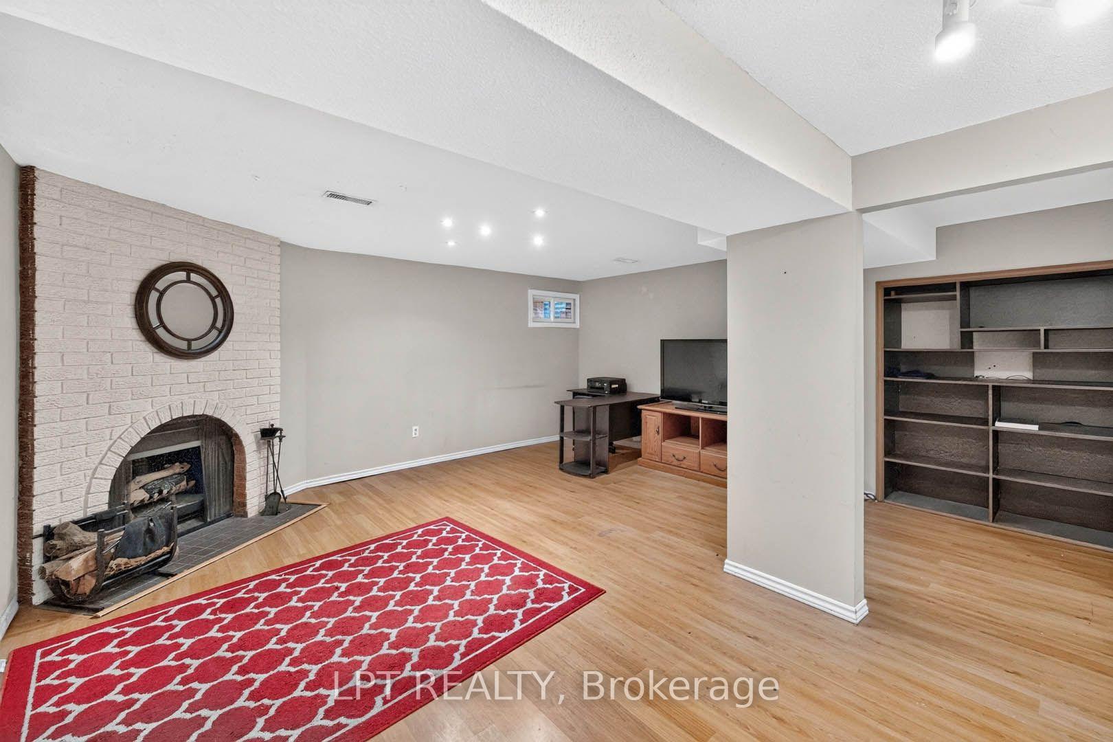 Photo 38 of 118 Tamarack Drive, Markham, Aileen-Willowbrook — HOMEH