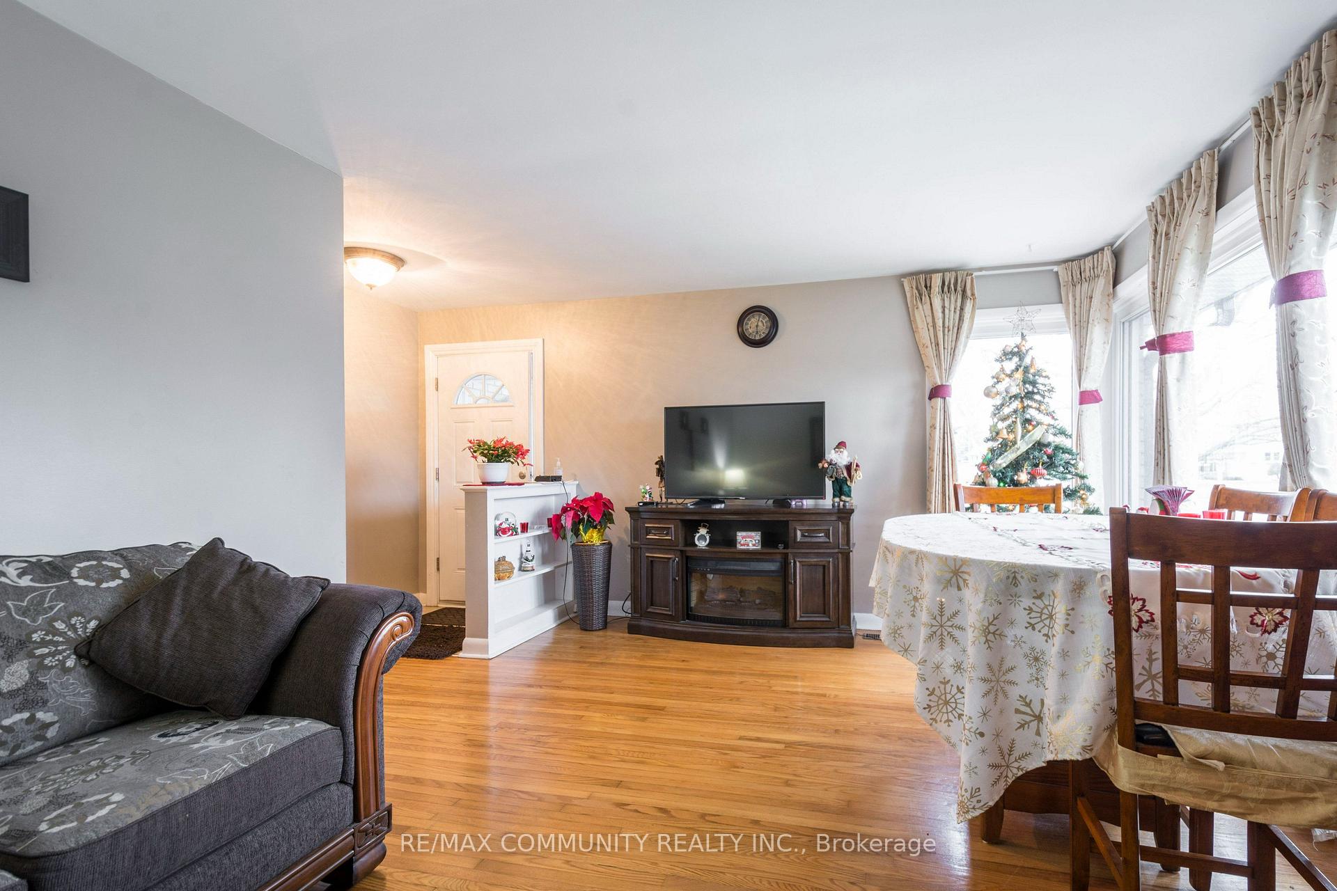Photo 8 of Unit Main Floor, 69 Elizabeth Crescent, Belleville, Belleville Ward — HOMEH