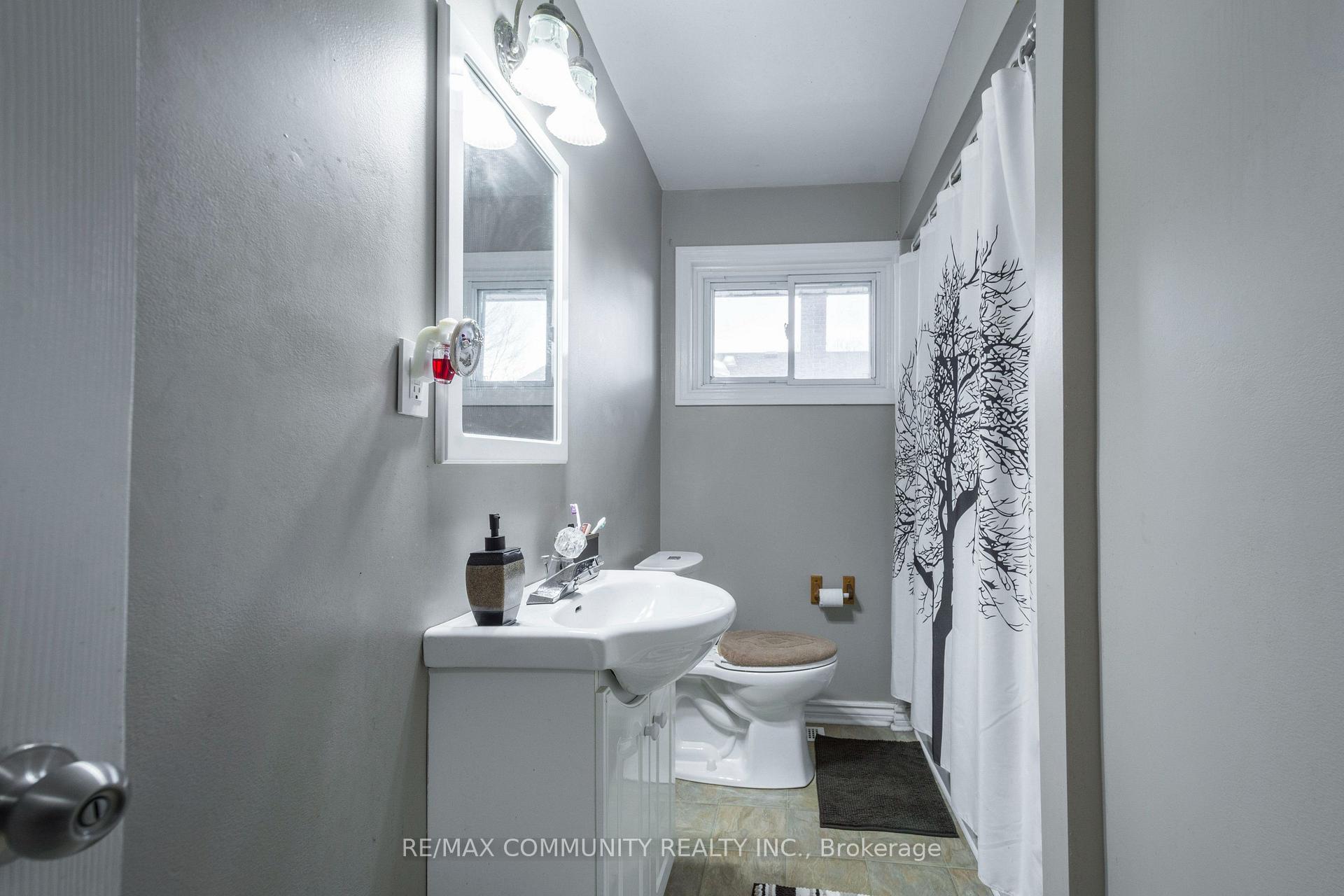 Photo 12 of Unit Main Floor, 69 Elizabeth Crescent, Belleville, Belleville Ward — HOMEH