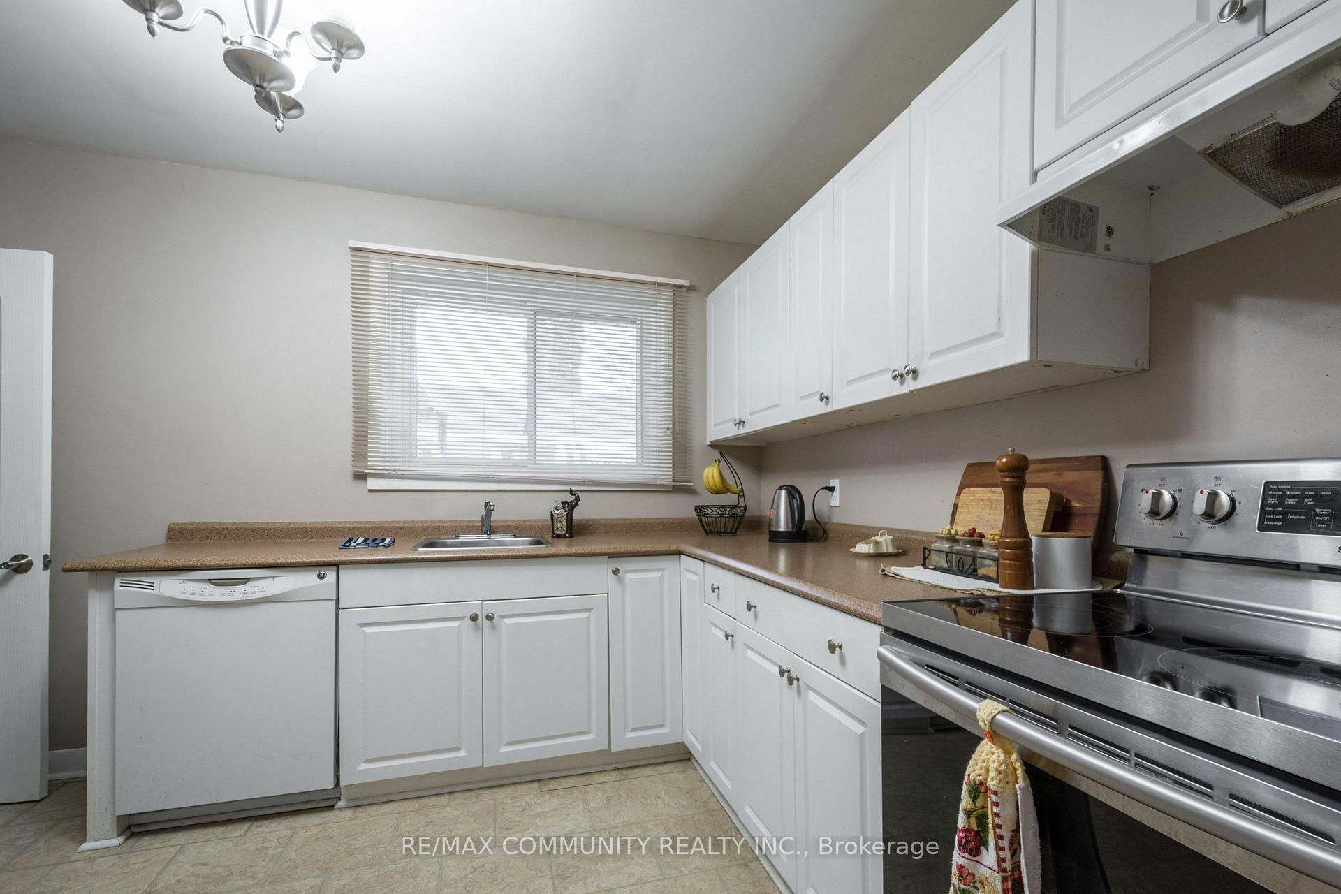 Photo 13 of Unit Main Floor, 69 Elizabeth Crescent, Belleville, Belleville Ward — HOMEH