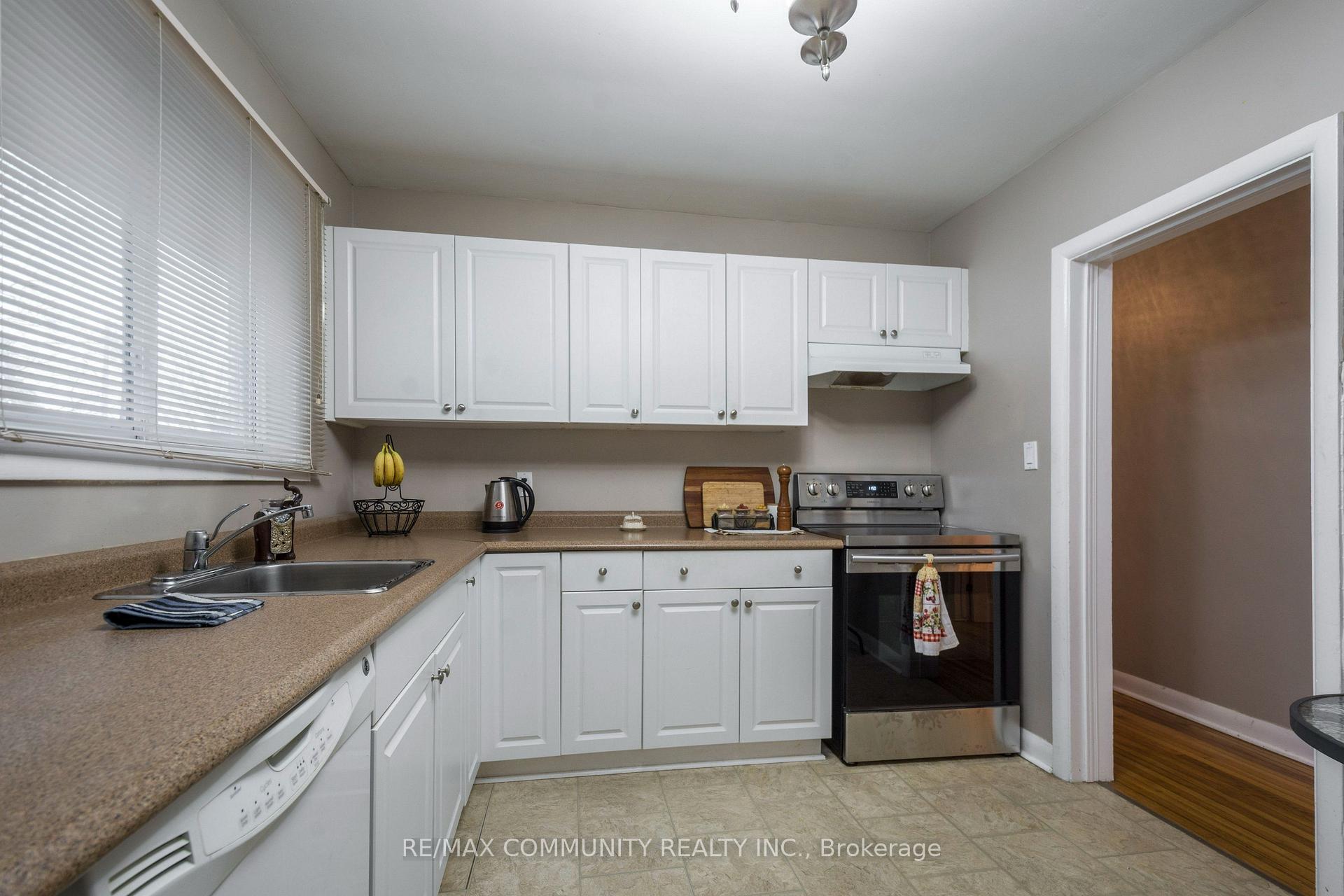 Photo 14 of Unit Main Floor, 69 Elizabeth Crescent, Belleville, Belleville Ward — HOMEH