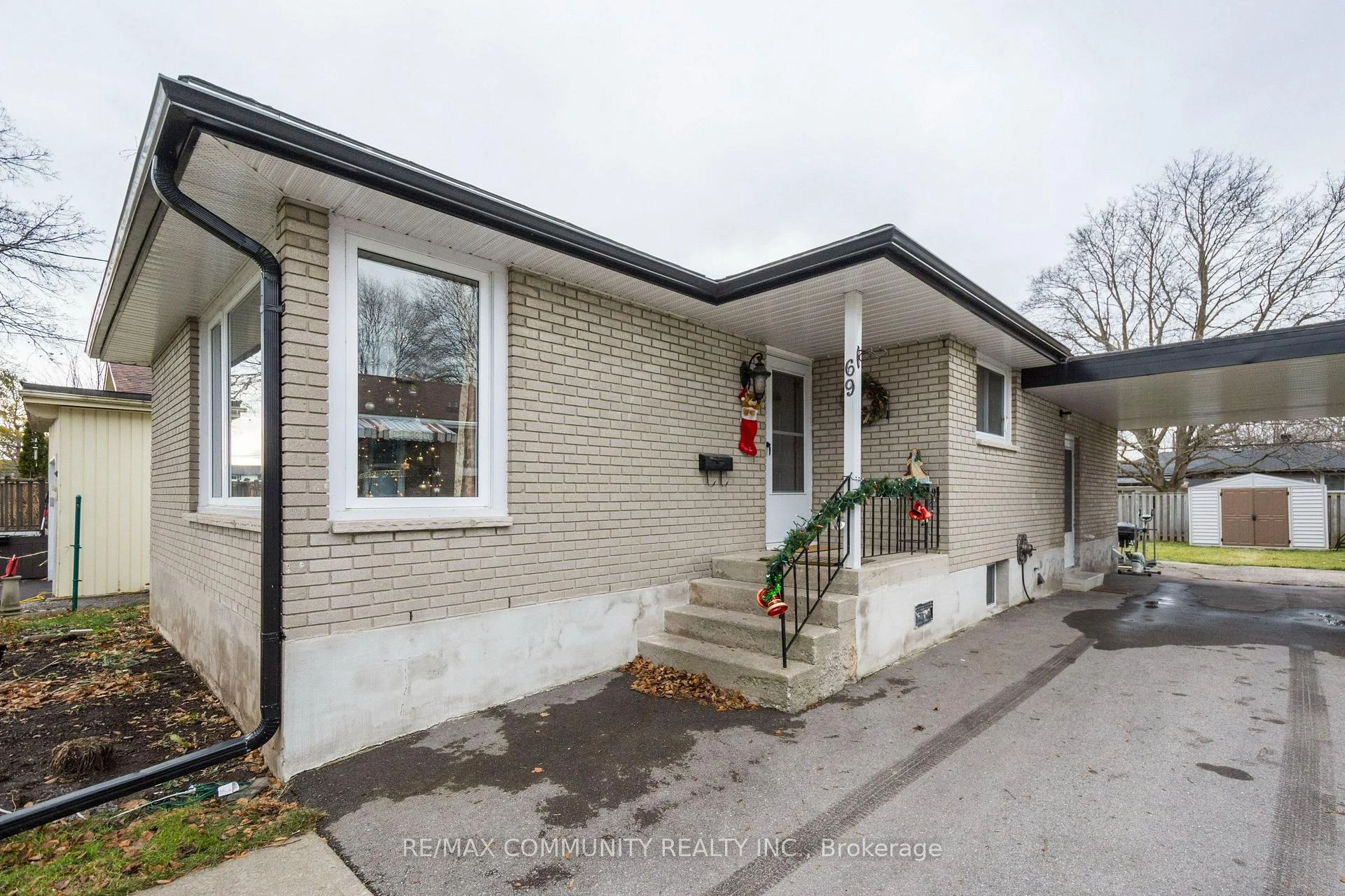 Photo 3 of Unit Main Floor, 69 Elizabeth Crescent, Belleville, Belleville Ward — HOMEH