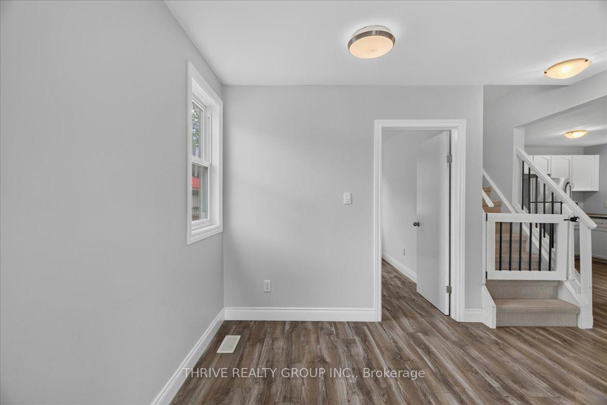 Photo 7 of 37 Emery Street W, London, South E — HOMEH