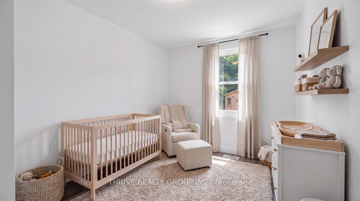 Photo 11 of 37 Emery Street W, London, South E — HOMEH