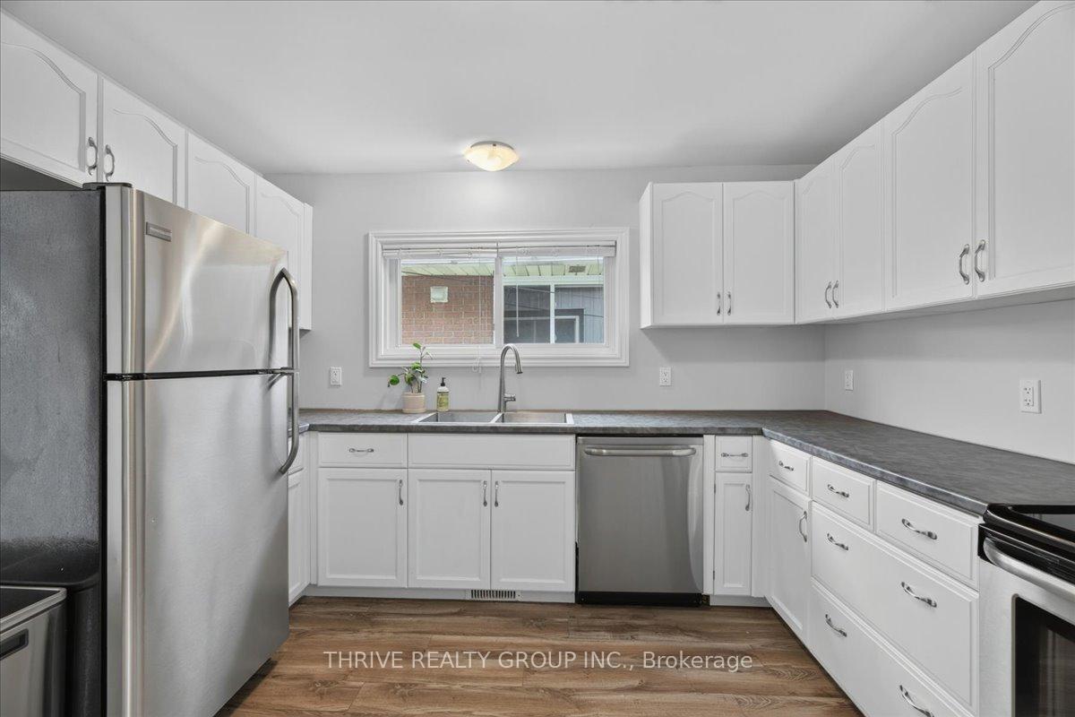 Photo 15 of 37 Emery Street W, London, South E — HOMEH