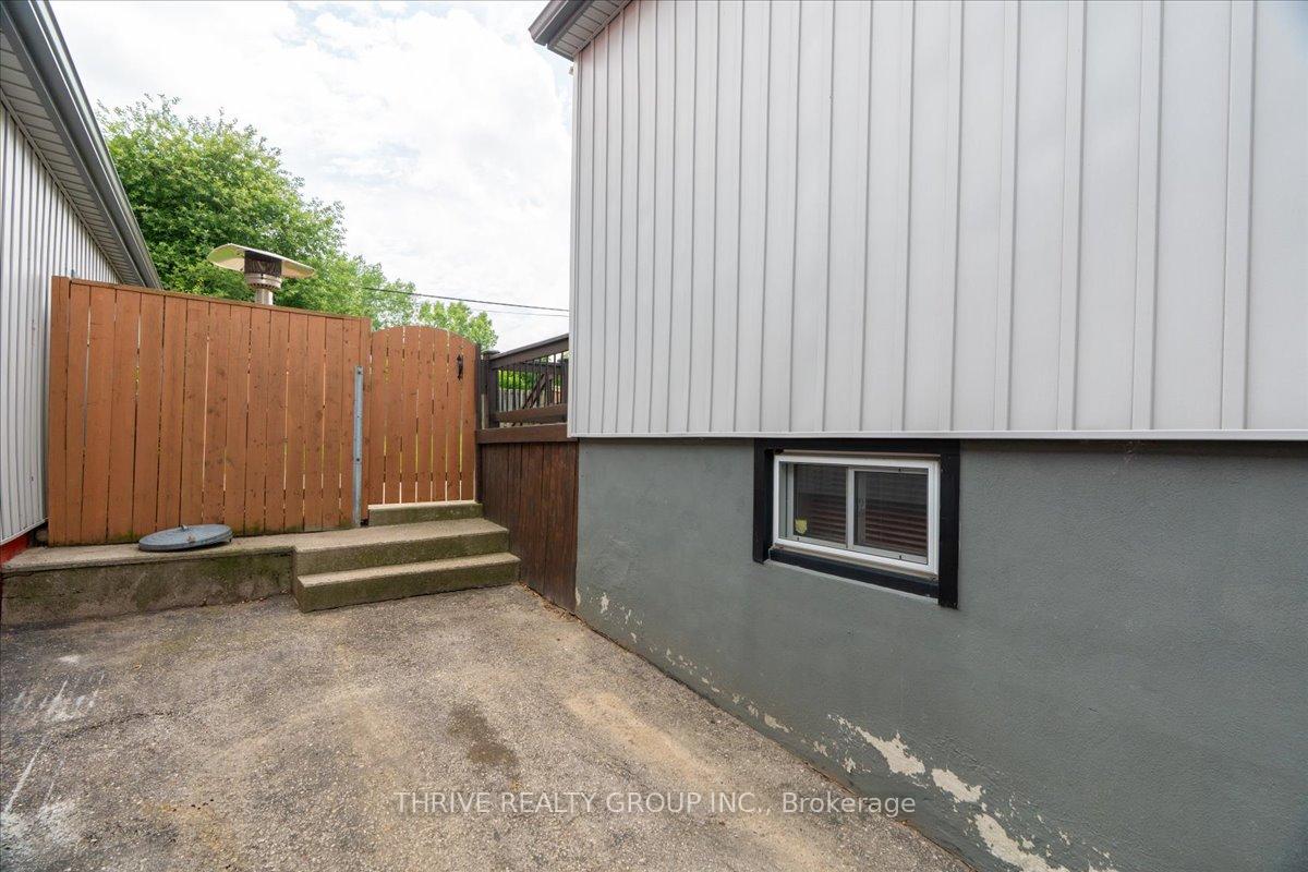 Photo 42 of 37 Emery Street W, London, South E — HOMEH