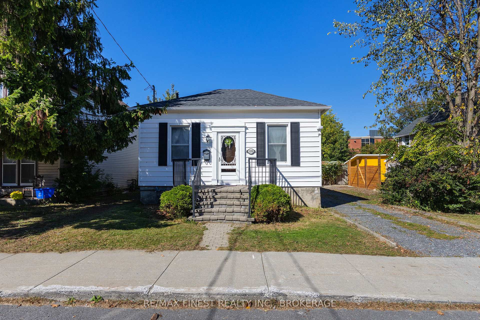 Photo 2 of 125 James Street, Kingston, East of Sir John A. Blvd — HOMEH