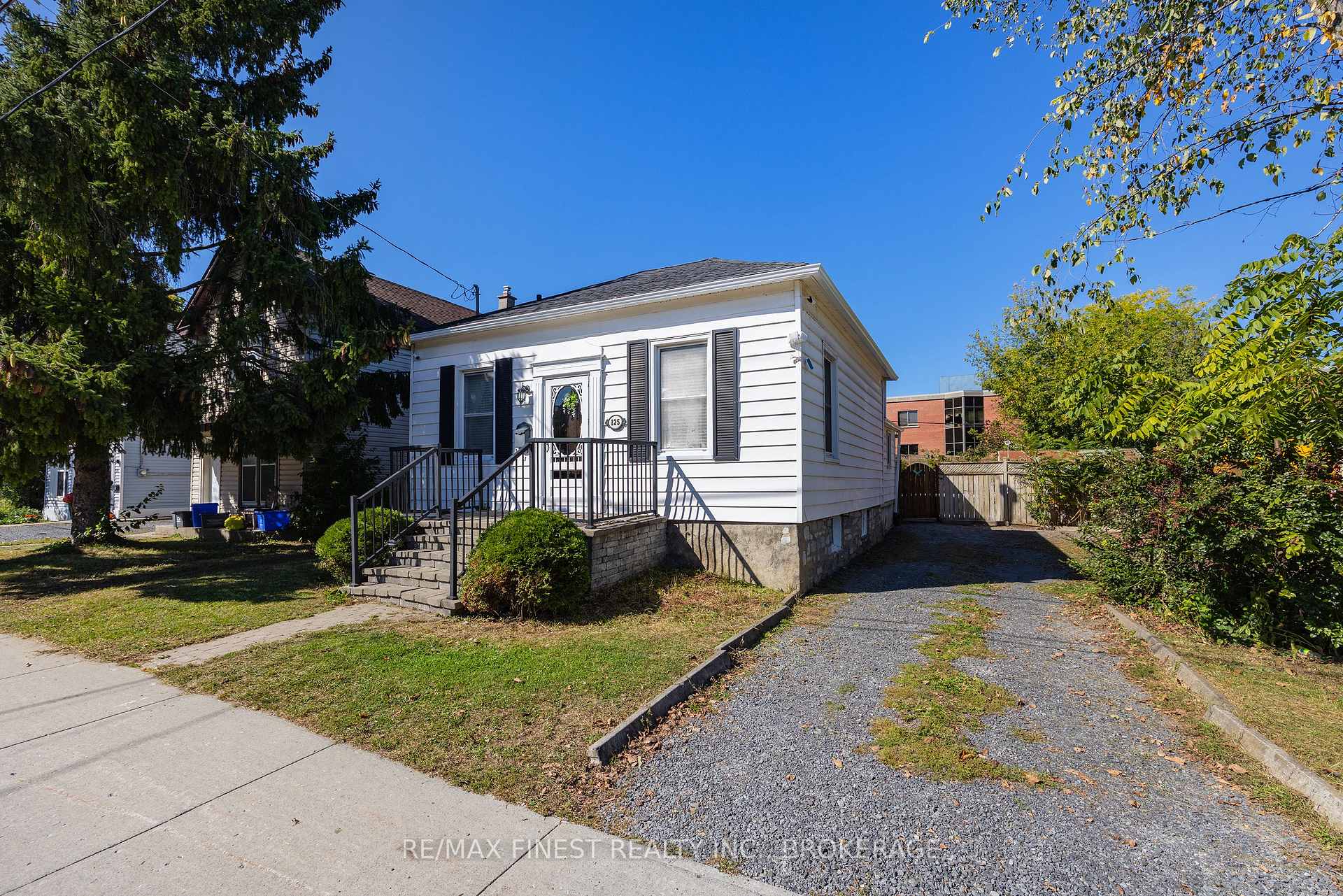 Photo 3 of 125 James Street, Kingston, East of Sir John A. Blvd — HOMEH