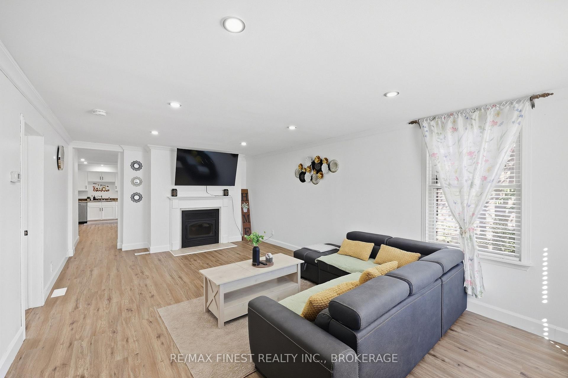Photo 6 of 125 James Street, Kingston, East of Sir John A. Blvd — HOMEH