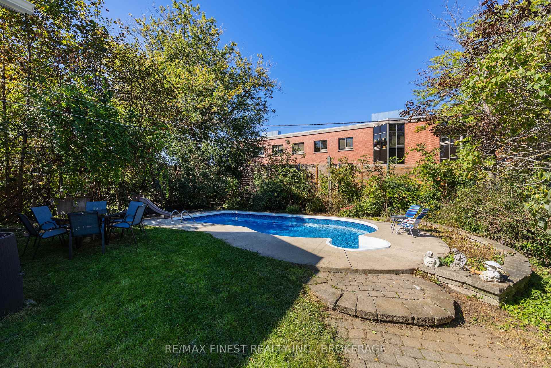 Photo 41 of 125 James Street, Kingston, East of Sir John A. Blvd — HOMEH
