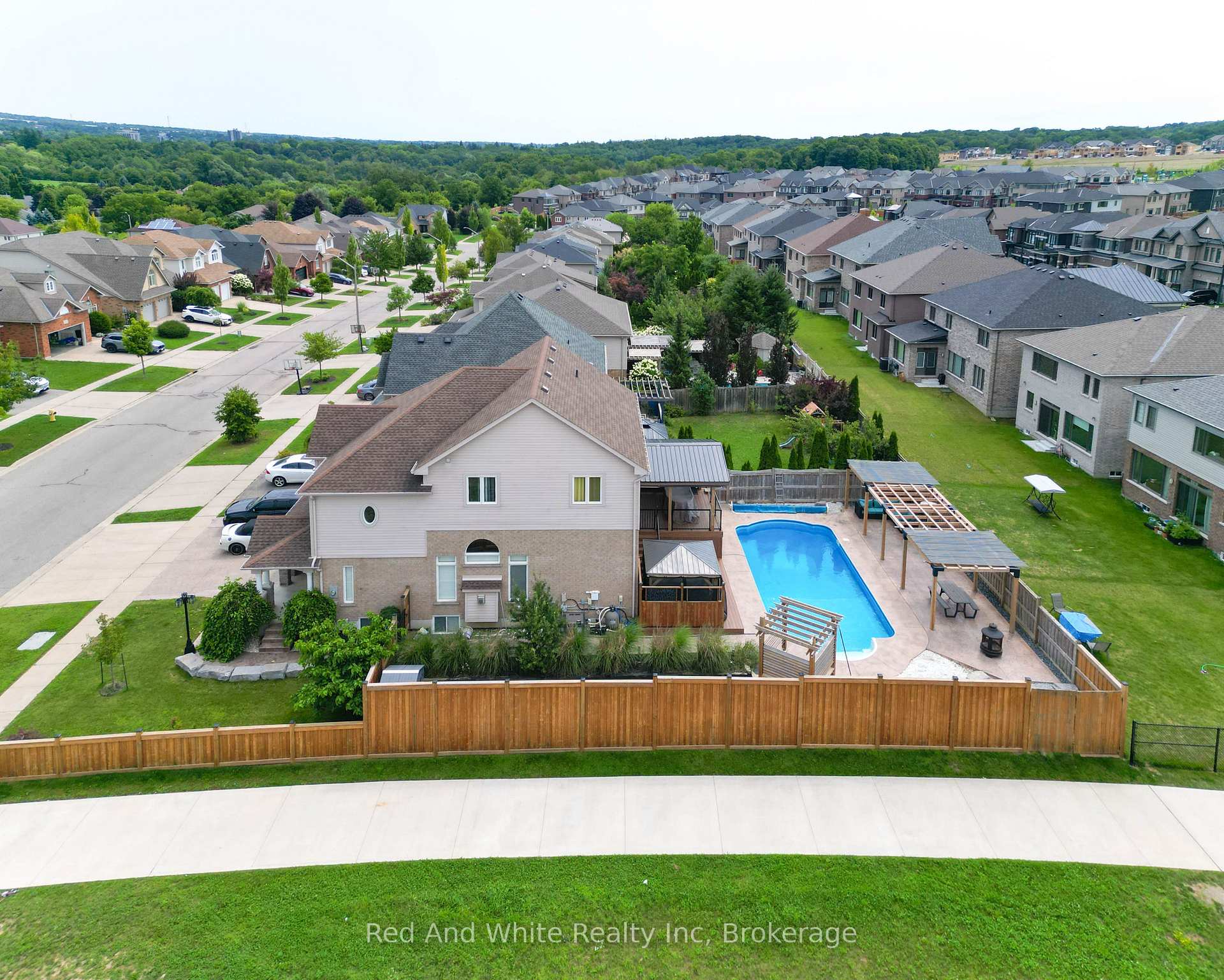 Photo 3 of 167 Westcliff Way, Cambridge, Westview — HOMEH