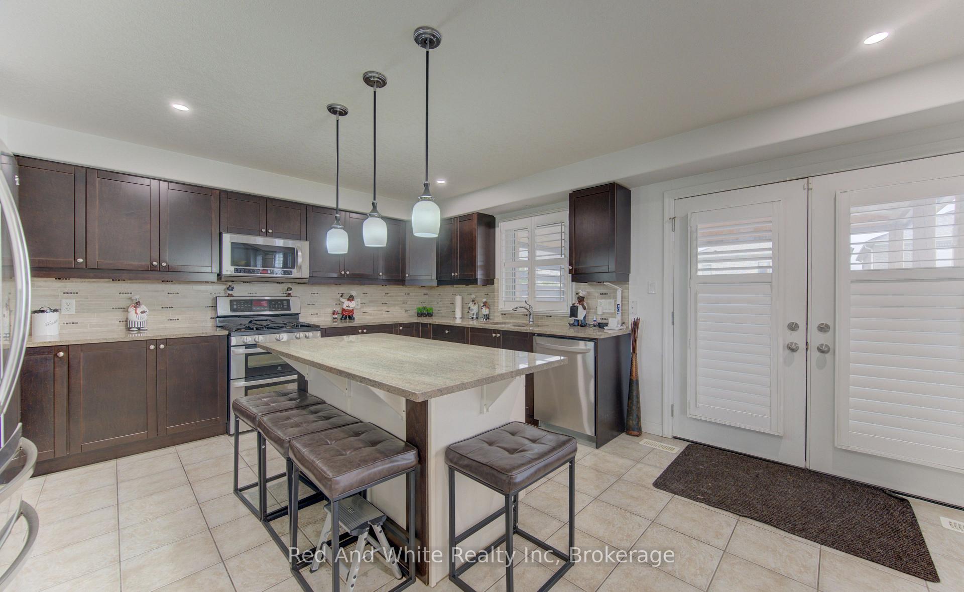 Photo 16 of 167 Westcliff Way, Cambridge, Westview — HOMEH
