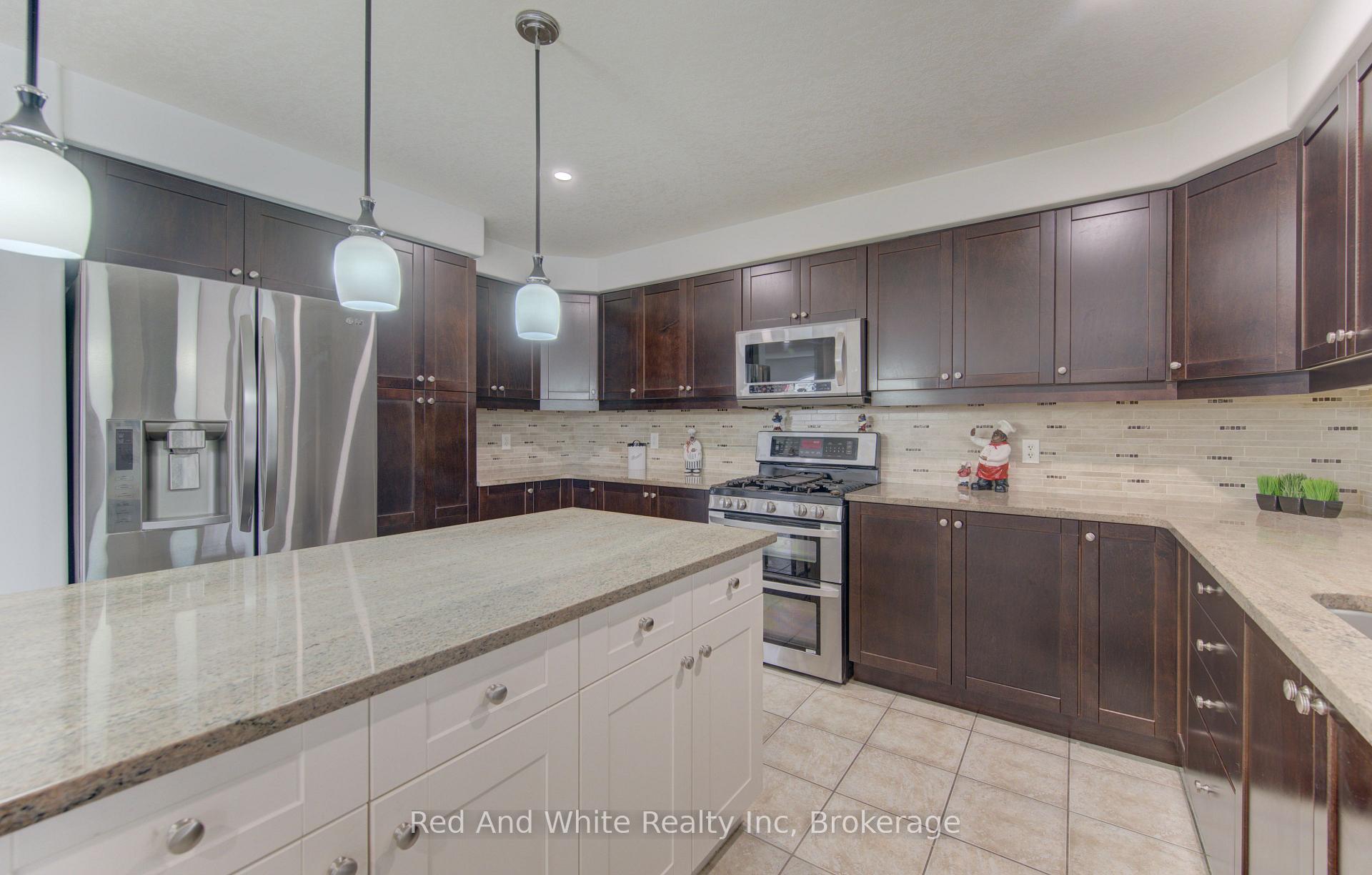 Photo 17 of 167 Westcliff Way, Cambridge, Westview — HOMEH