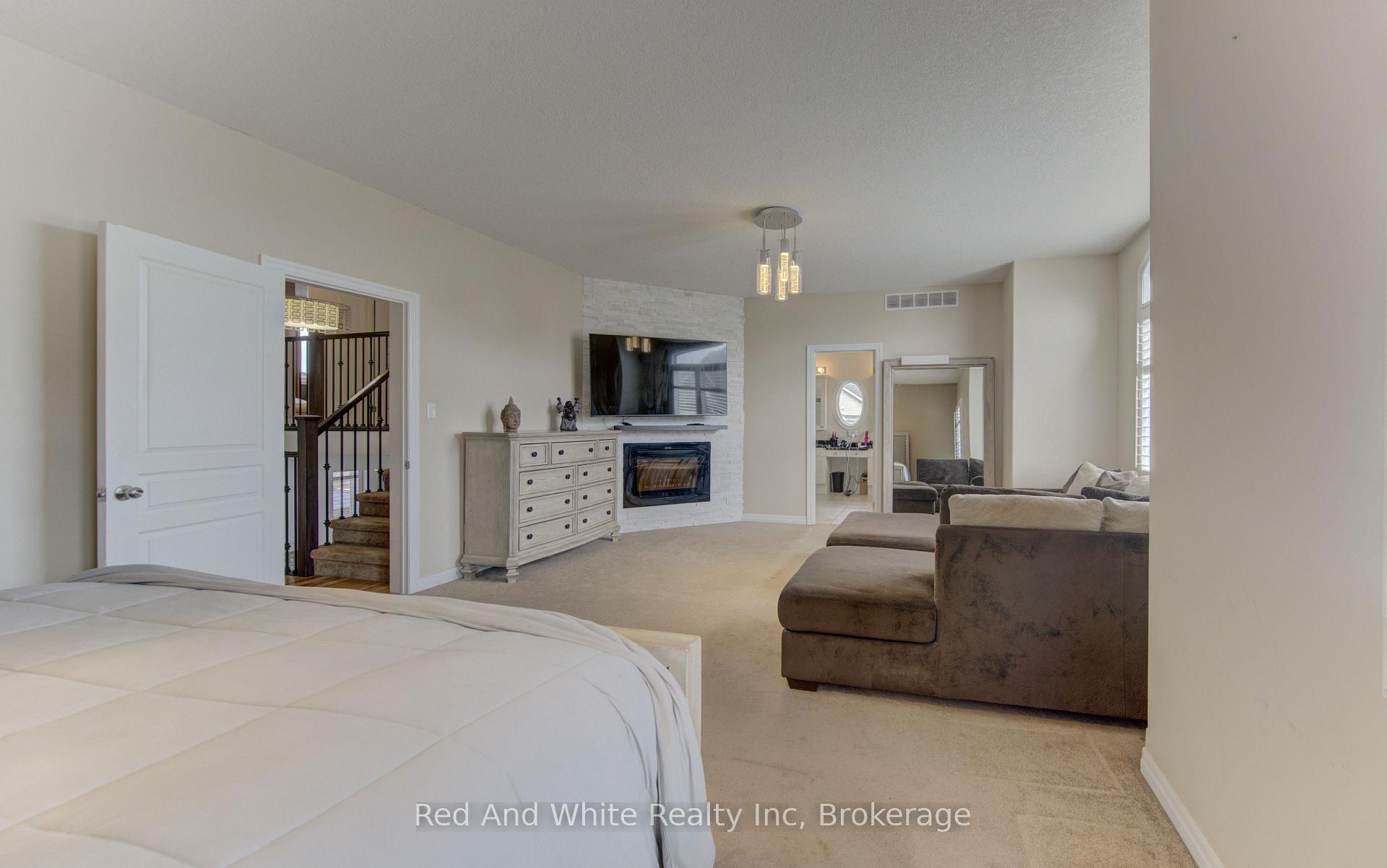 Photo 24 of 167 Westcliff Way, Cambridge, Westview — HOMEH