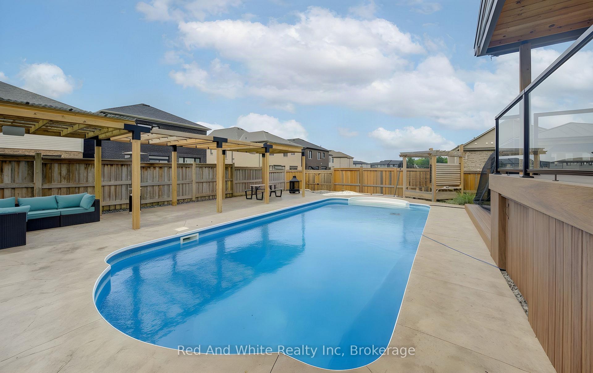 Photo 43 of 167 Westcliff Way, Cambridge, Westview — HOMEH