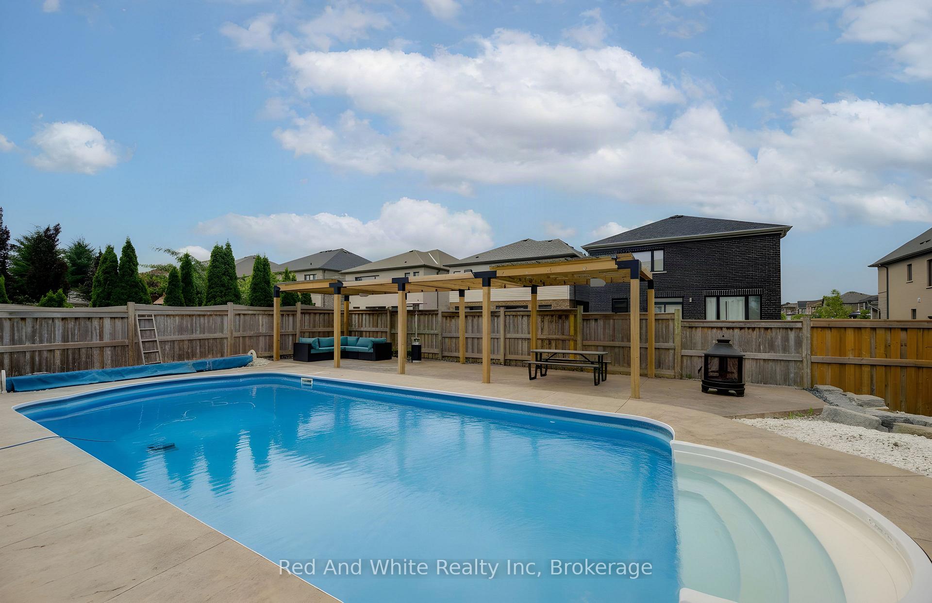 Photo 45 of 167 Westcliff Way, Cambridge, Westview — HOMEH