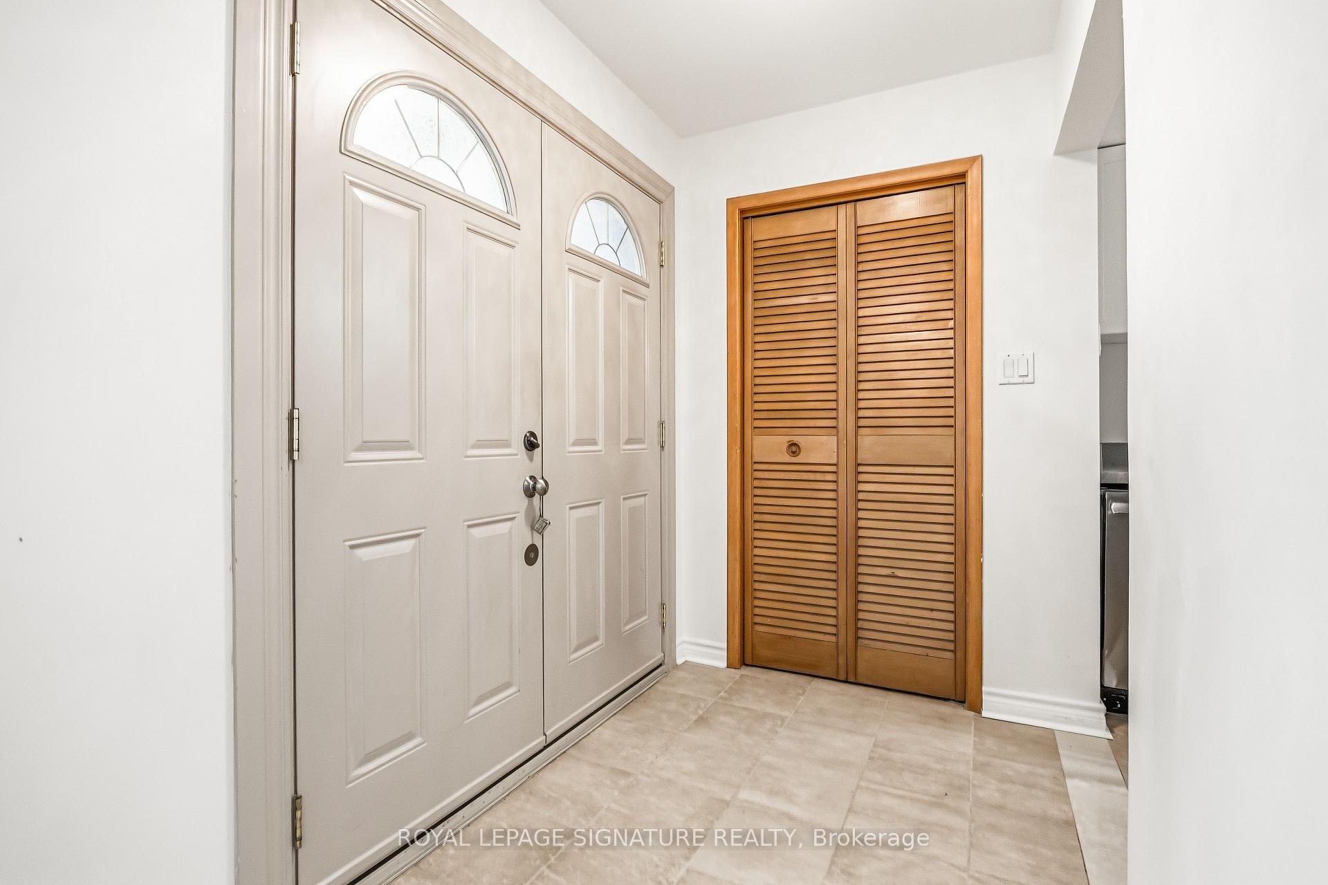 Photo 4 of 3 Presley Avenue, Scarborough, Clairlea-Birchmount — HOMEH