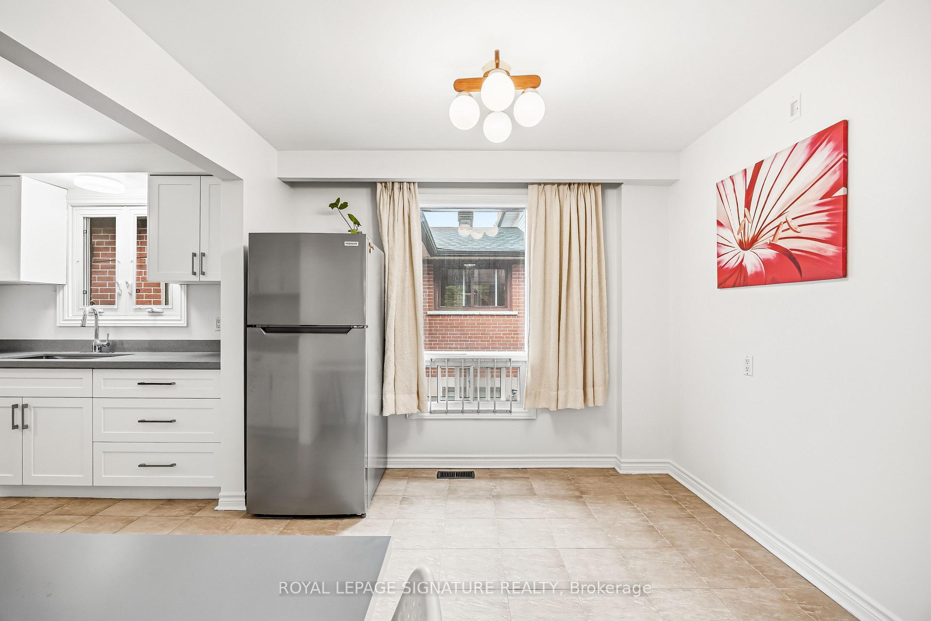 Photo 8 of 3 Presley Avenue, Scarborough, Clairlea-Birchmount — HOMEH