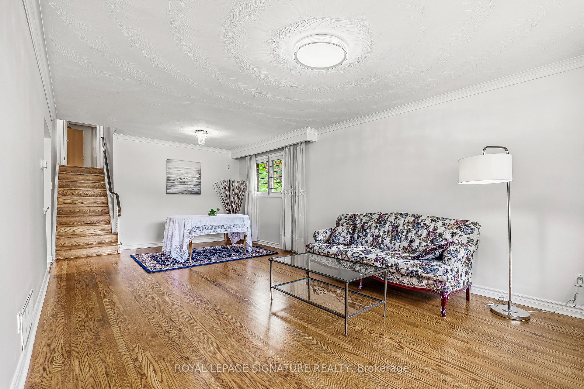 Photo 12 of 3 Presley Avenue, Scarborough, Clairlea-Birchmount — HOMEH