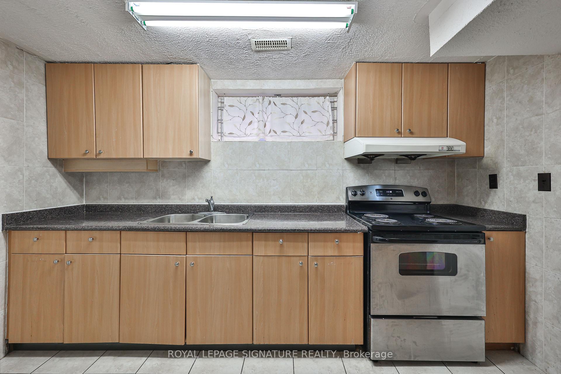 Photo 25 of 3 Presley Avenue, Scarborough, Clairlea-Birchmount — HOMEH