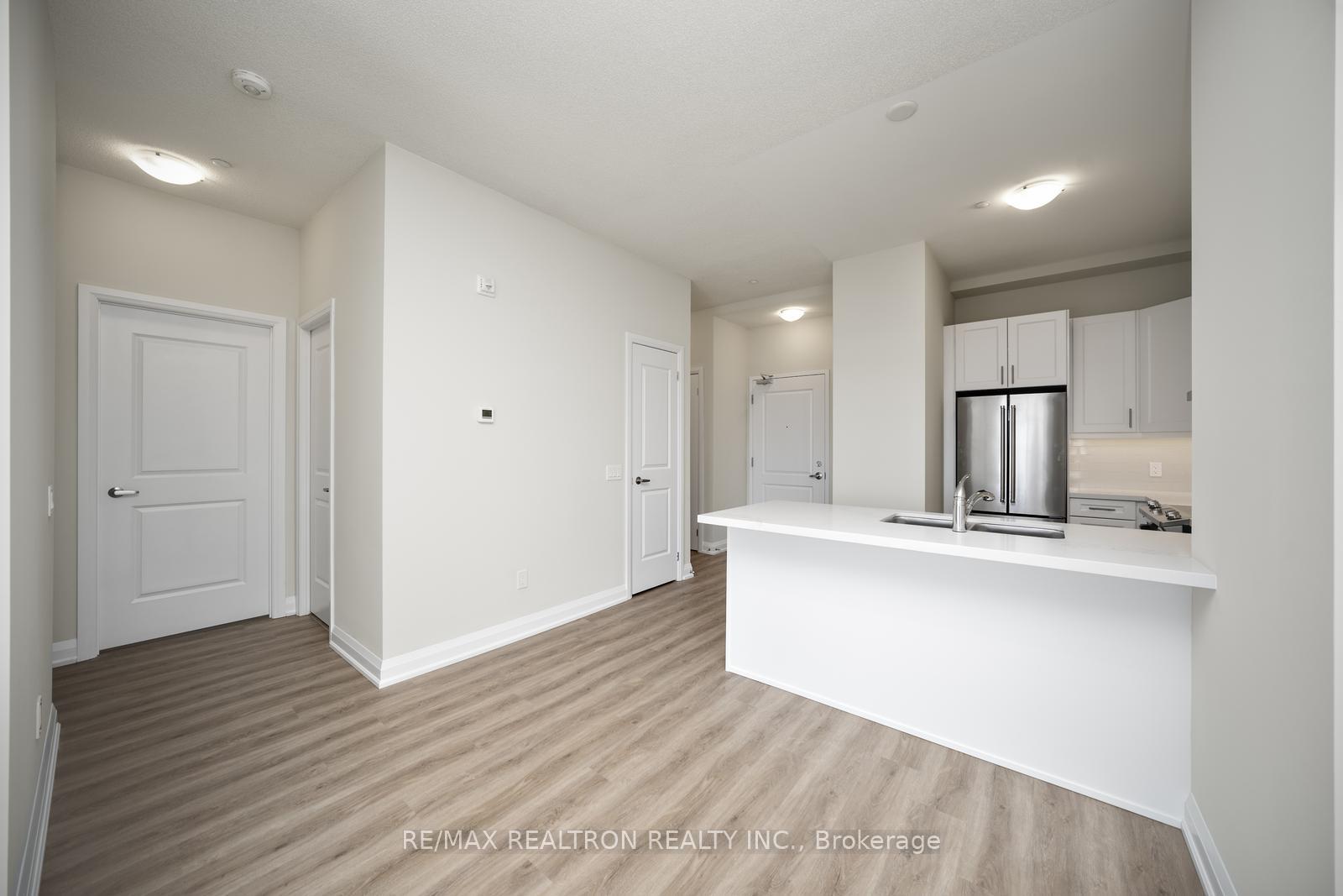 Photo 21 of Unit Ph811, 5917 Main Street, Whitchurch-Stouffville, Stouffville — HOMEH