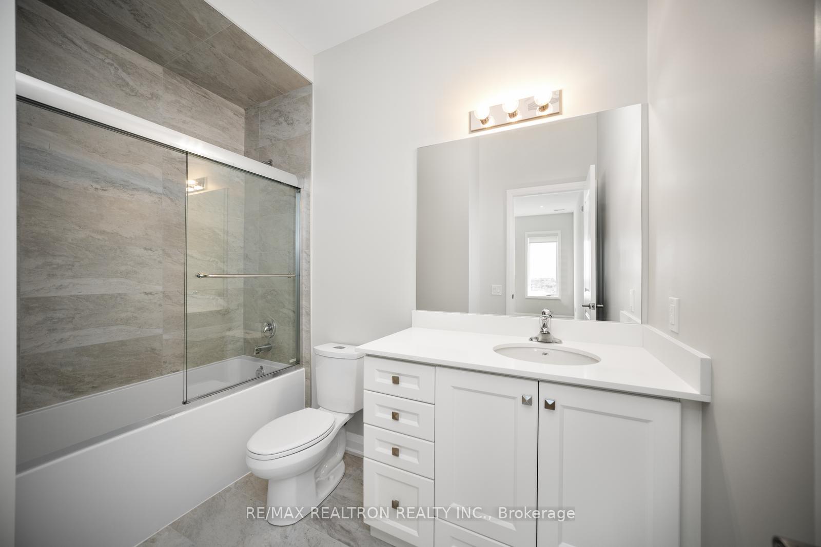 Photo 30 of Unit Ph811, 5917 Main Street, Whitchurch-Stouffville, Stouffville — HOMEH