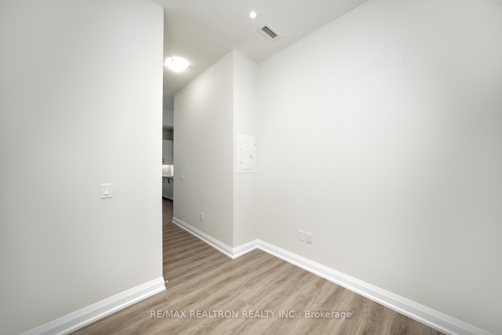 Photo 33 of Unit Ph811, 5917 Main Street, Whitchurch-Stouffville, Stouffville — HOMEH