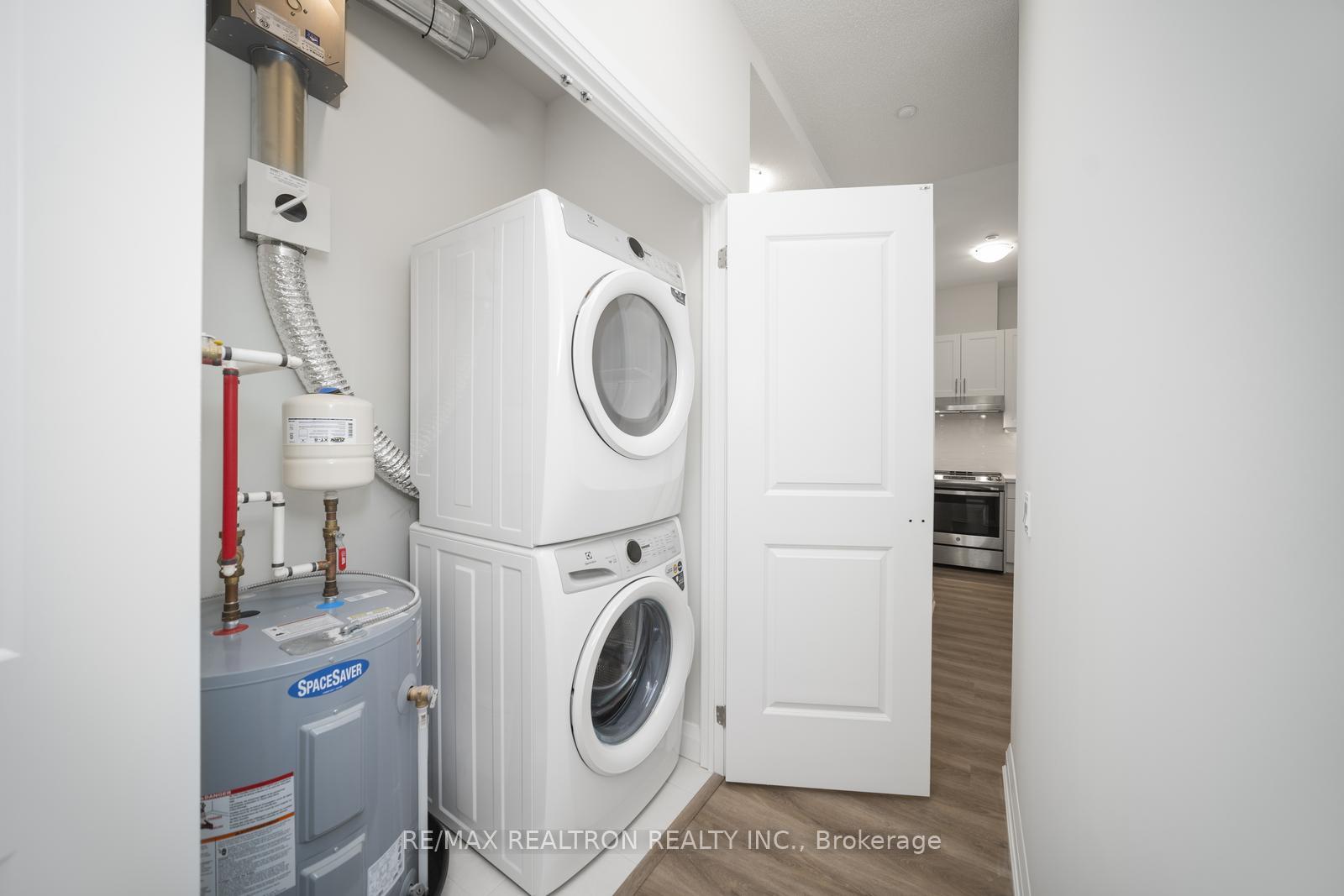 Photo 34 of Unit Ph811, 5917 Main Street, Whitchurch-Stouffville, Stouffville — HOMEH
