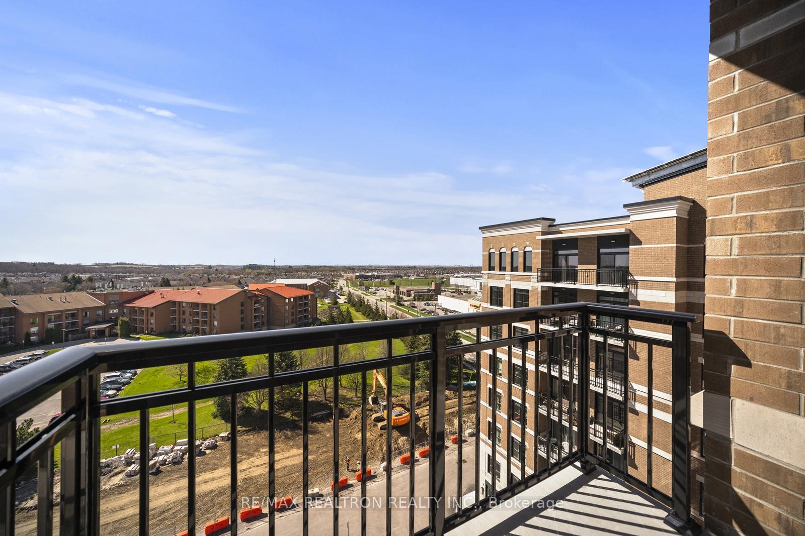 Photo 38 of Unit Ph811, 5917 Main Street, Whitchurch-Stouffville, Stouffville — HOMEH