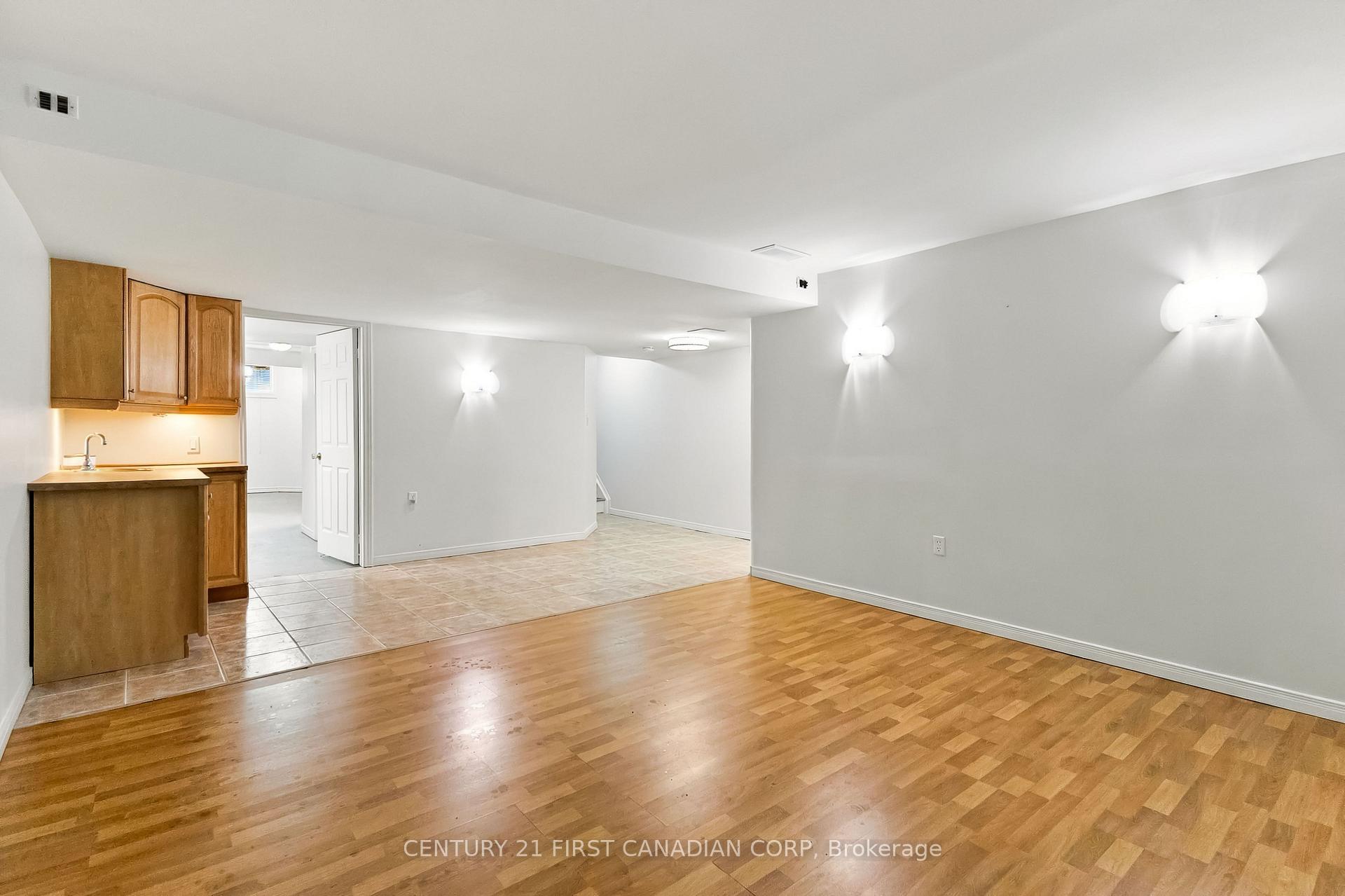 Photo 42 of Unit 23, 20 Kernohan Parkway, London, South D — HOMEH